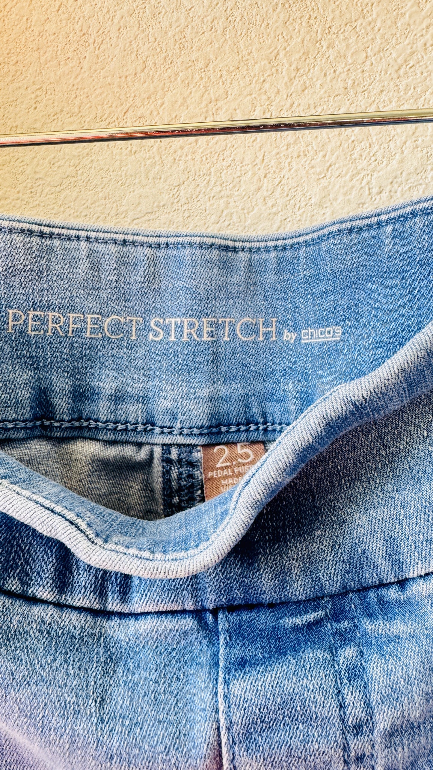 Chico's Perfect Stretch Denim Pedal Pusher Shorts - Size 2.5