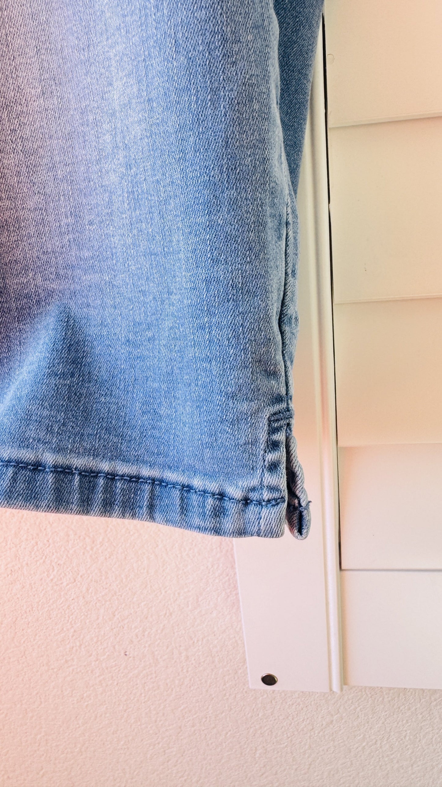 Chico's Perfect Stretch Denim Pedal Pusher Shorts - Size 2.5