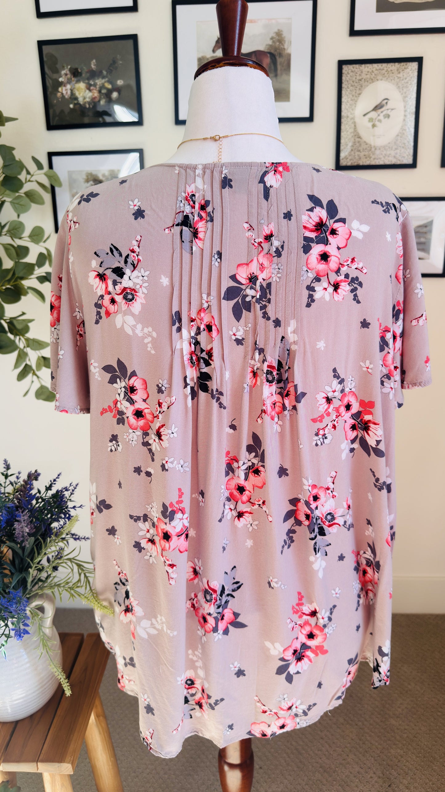 Torrid Mauve Floral Pintuck Flutter Sleeve Blouse - Size 3