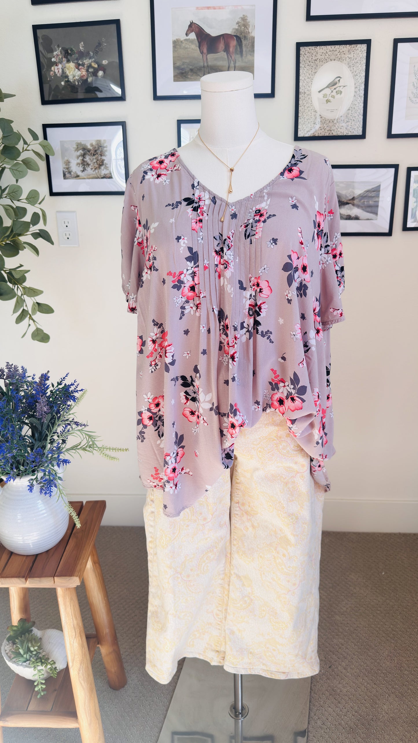 Torrid Mauve Floral Pintuck Flutter Sleeve Blouse - Size 3