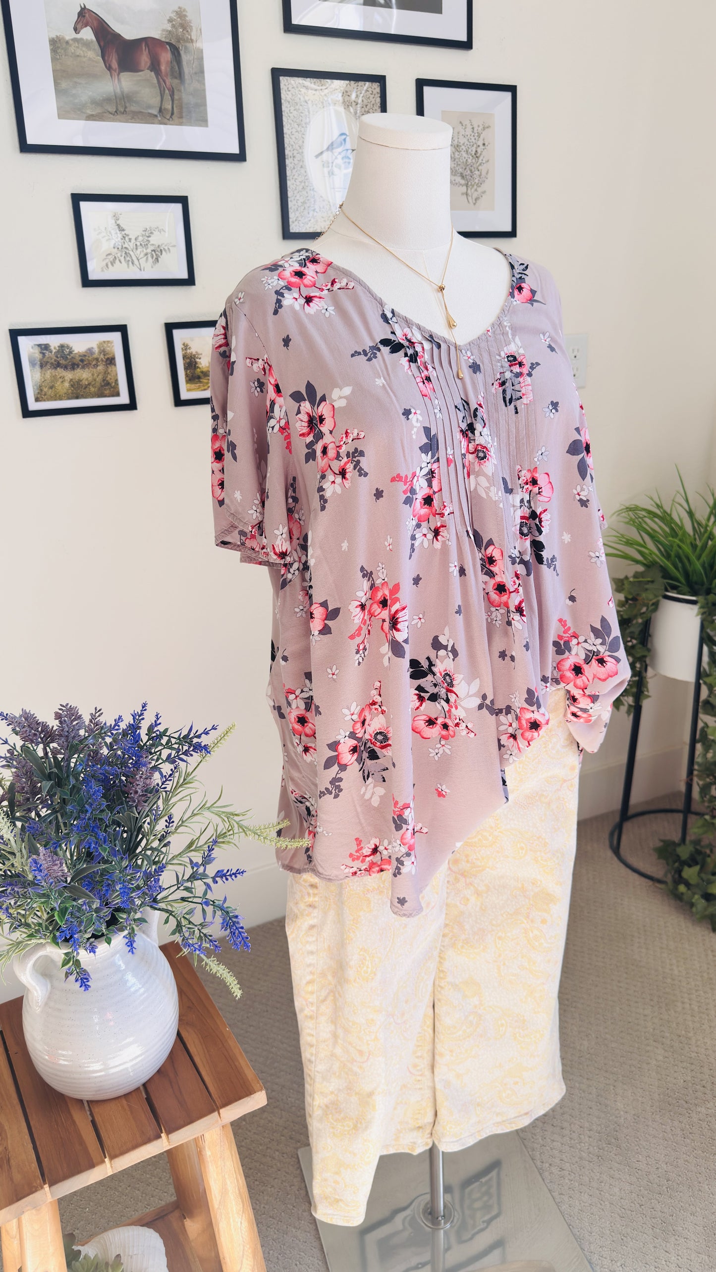 Torrid Mauve Floral Pintuck Flutter Sleeve Blouse - Size 3