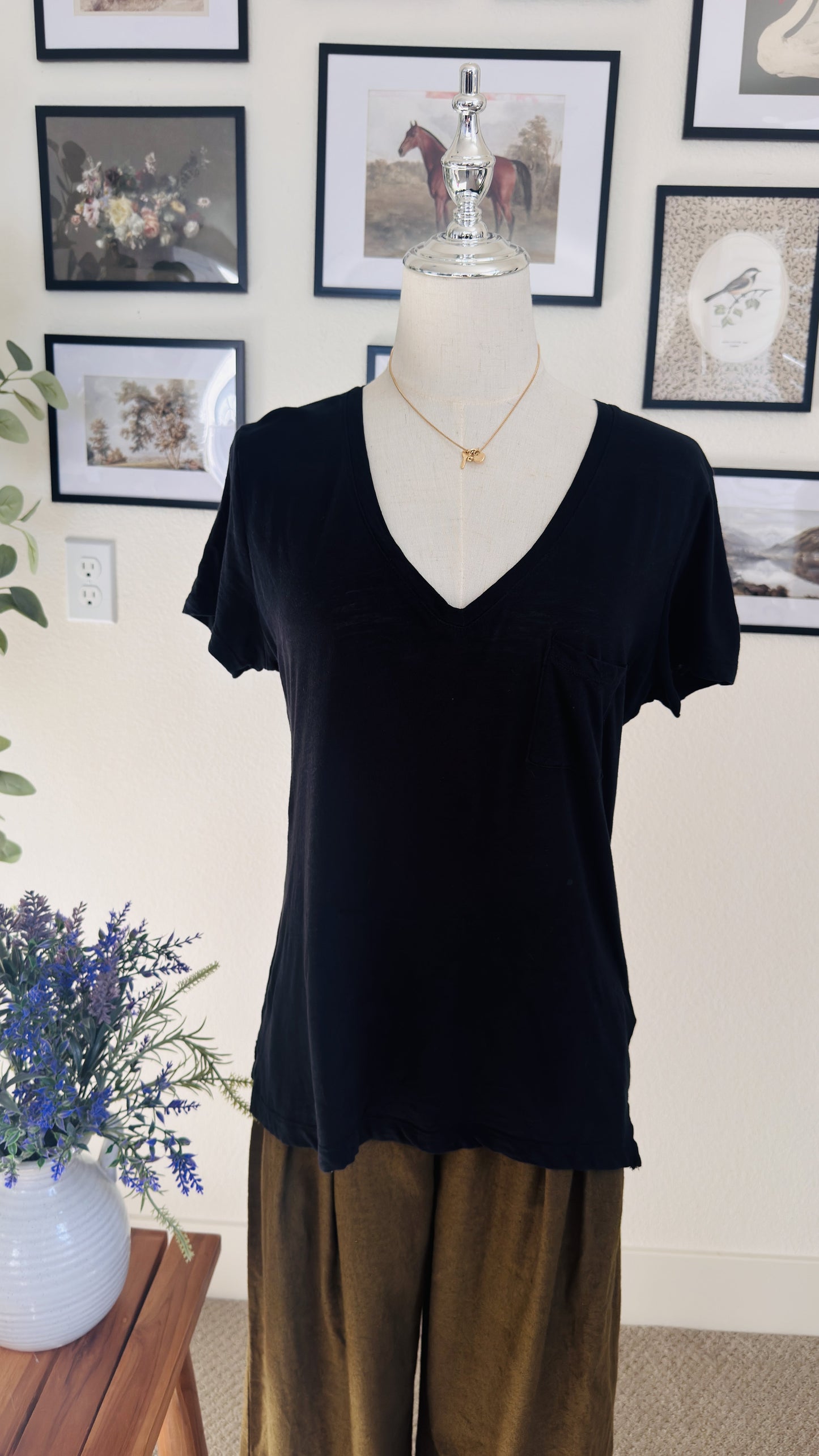 Madewell Black V-Neck Pocket T-Shirt Size S
