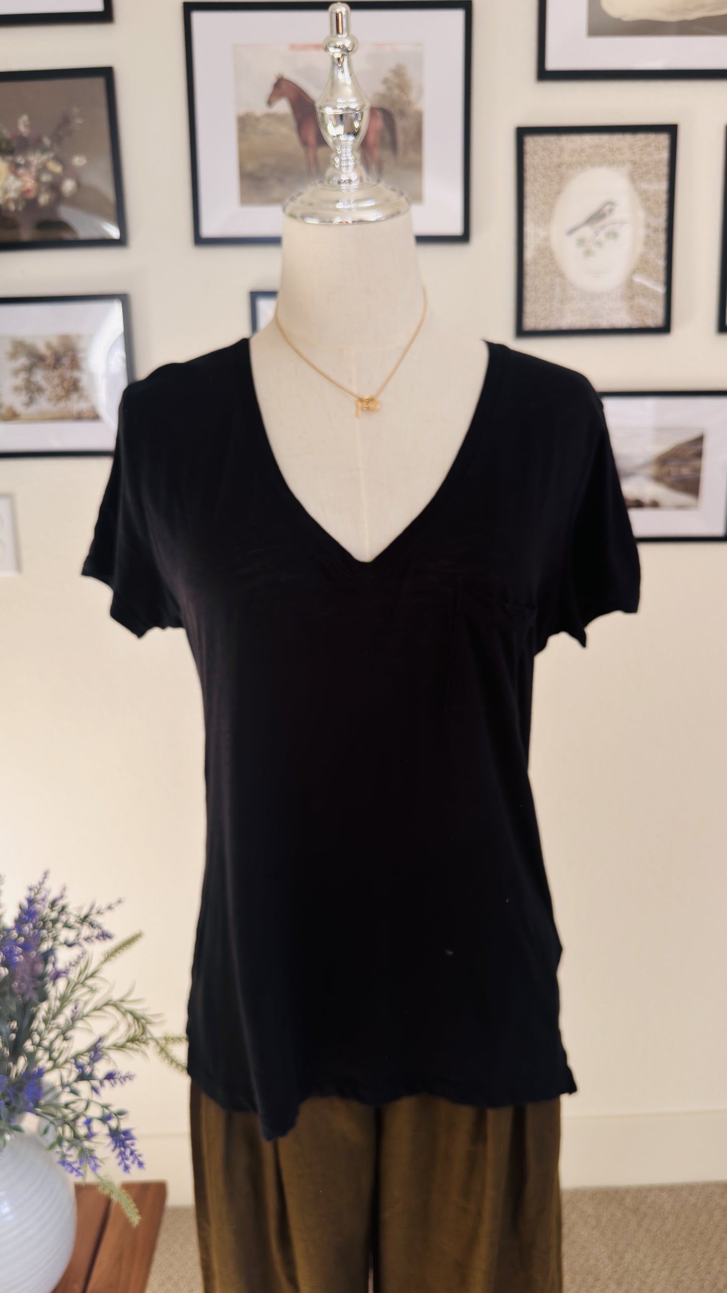 Madewell Black V-Neck Pocket T-Shirt Size S