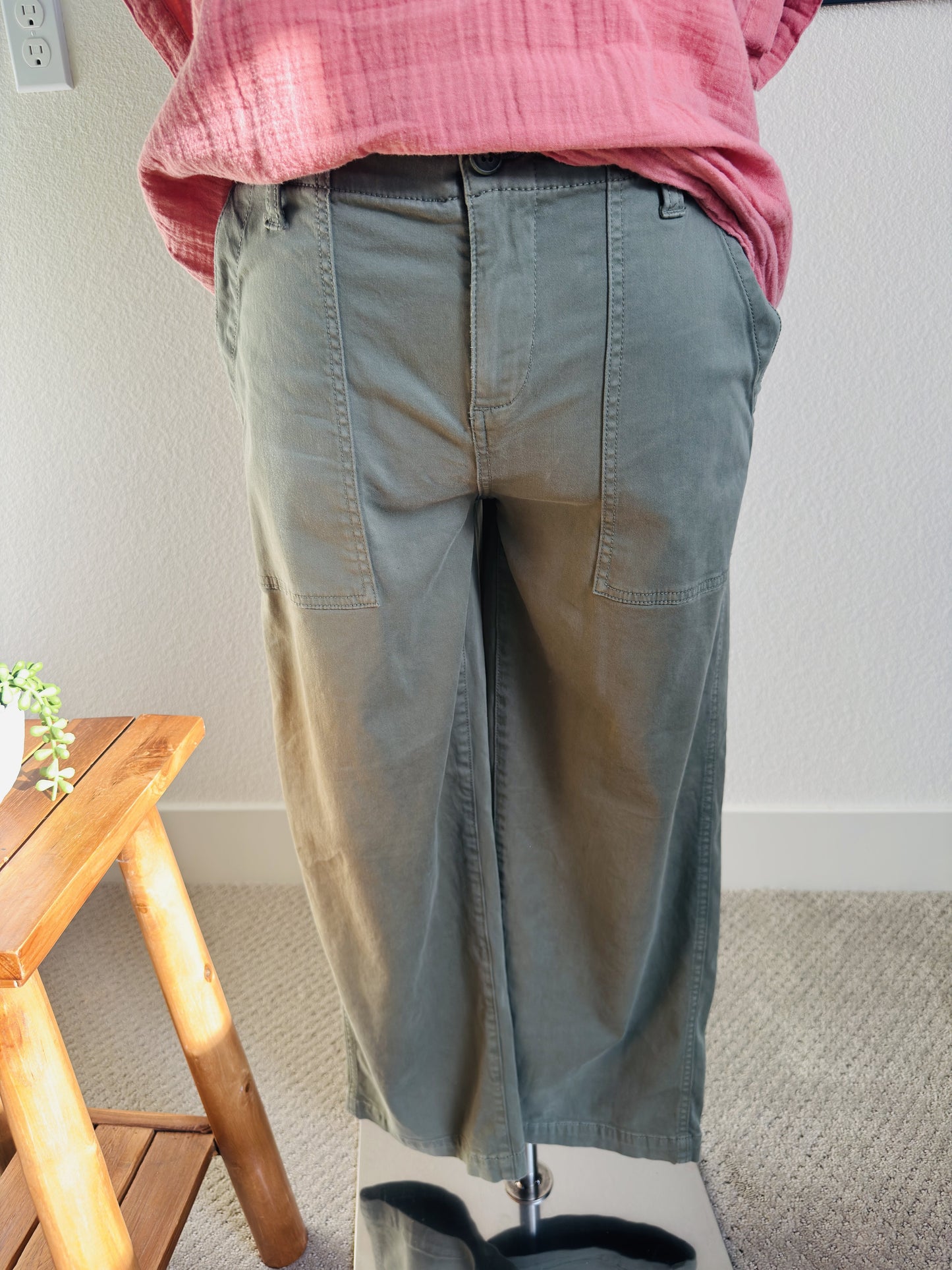Liverpool Los Angeles Olive Green Wide Leg Utility Pants Size 10