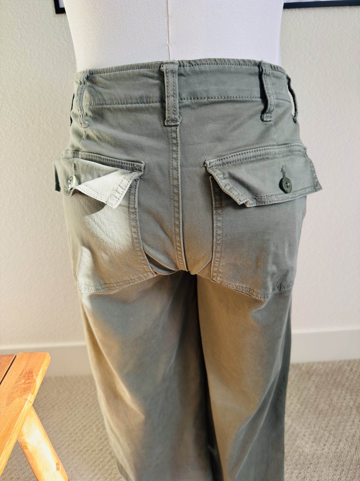 Liverpool Los Angeles Olive Green Wide Leg Utility Pants Size 10