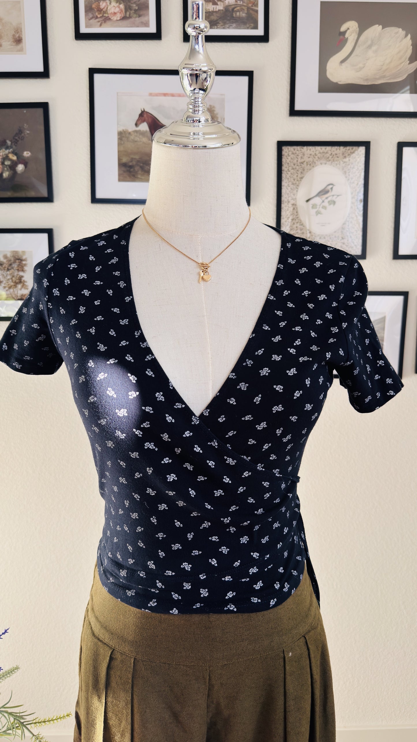 Brandy Melville Floral Print Short Sleeve Wrap Top - Size One Size