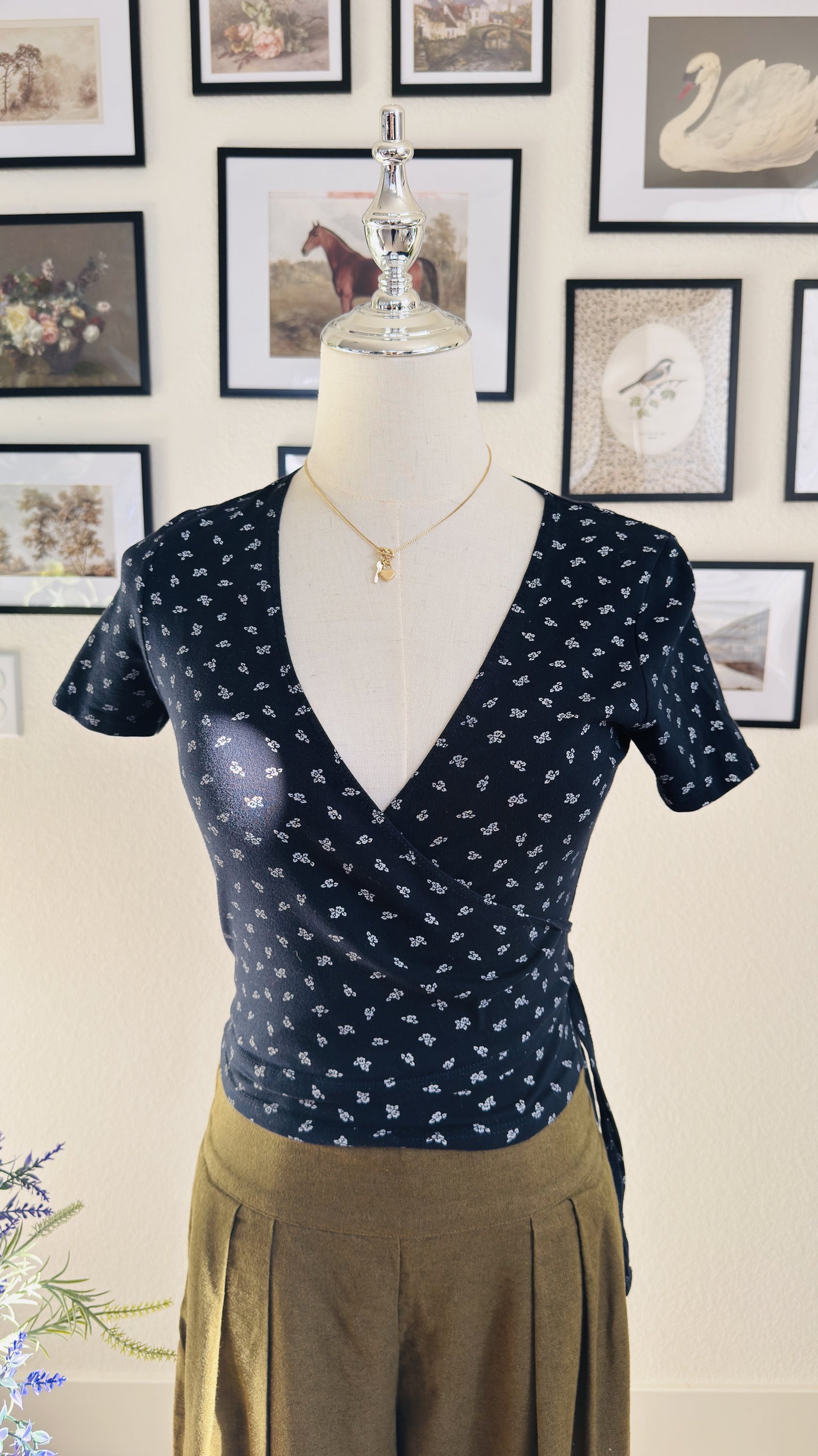 Brandy Melville Floral Print Short Sleeve Wrap Top - Size One Size