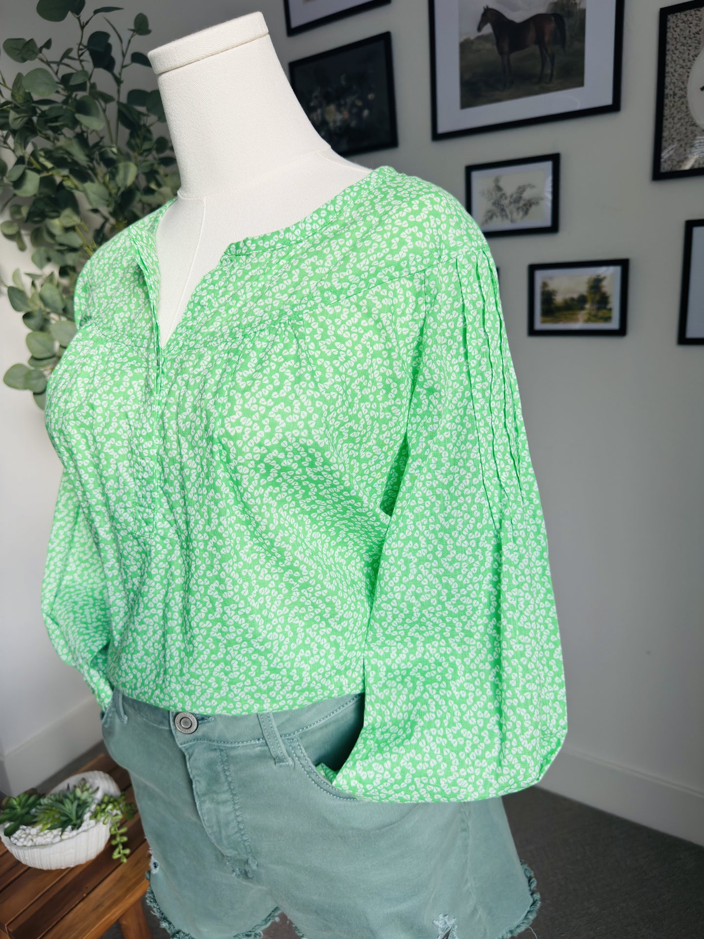 Caslon Green Floral Print Split Neck Blouse - Size L