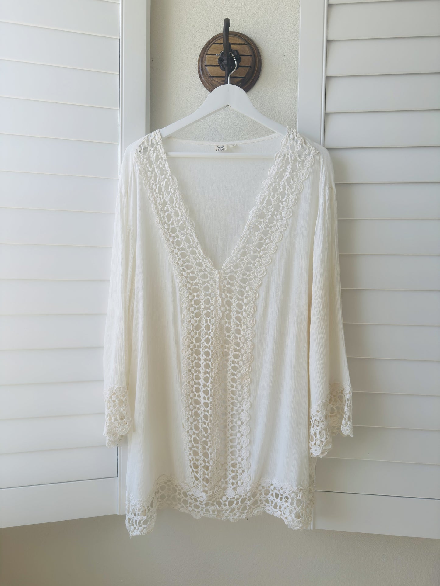 Lagaci Ivory Crochet Lace V-Neck Gauze Tunic Top - Size XL