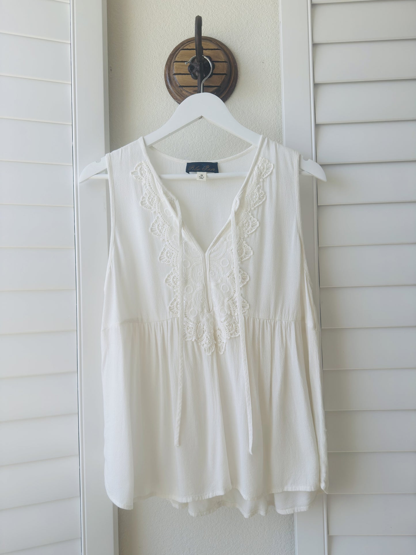 Blue Rain White Sleeveless Lace Babydoll Top - Size M