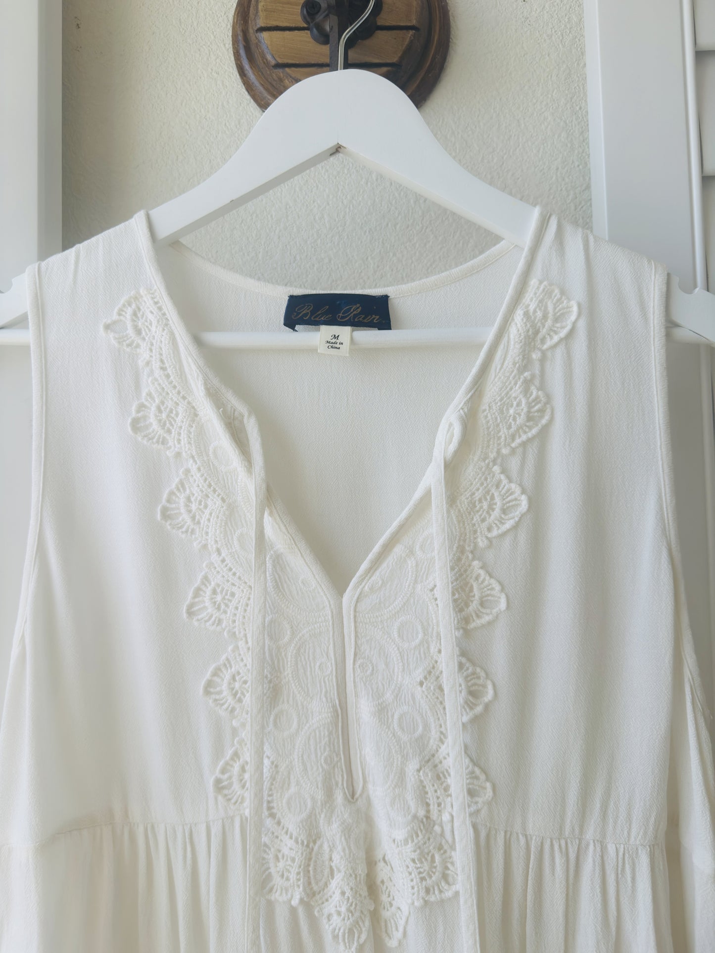 Blue Rain White Sleeveless Lace Babydoll Top - Size M