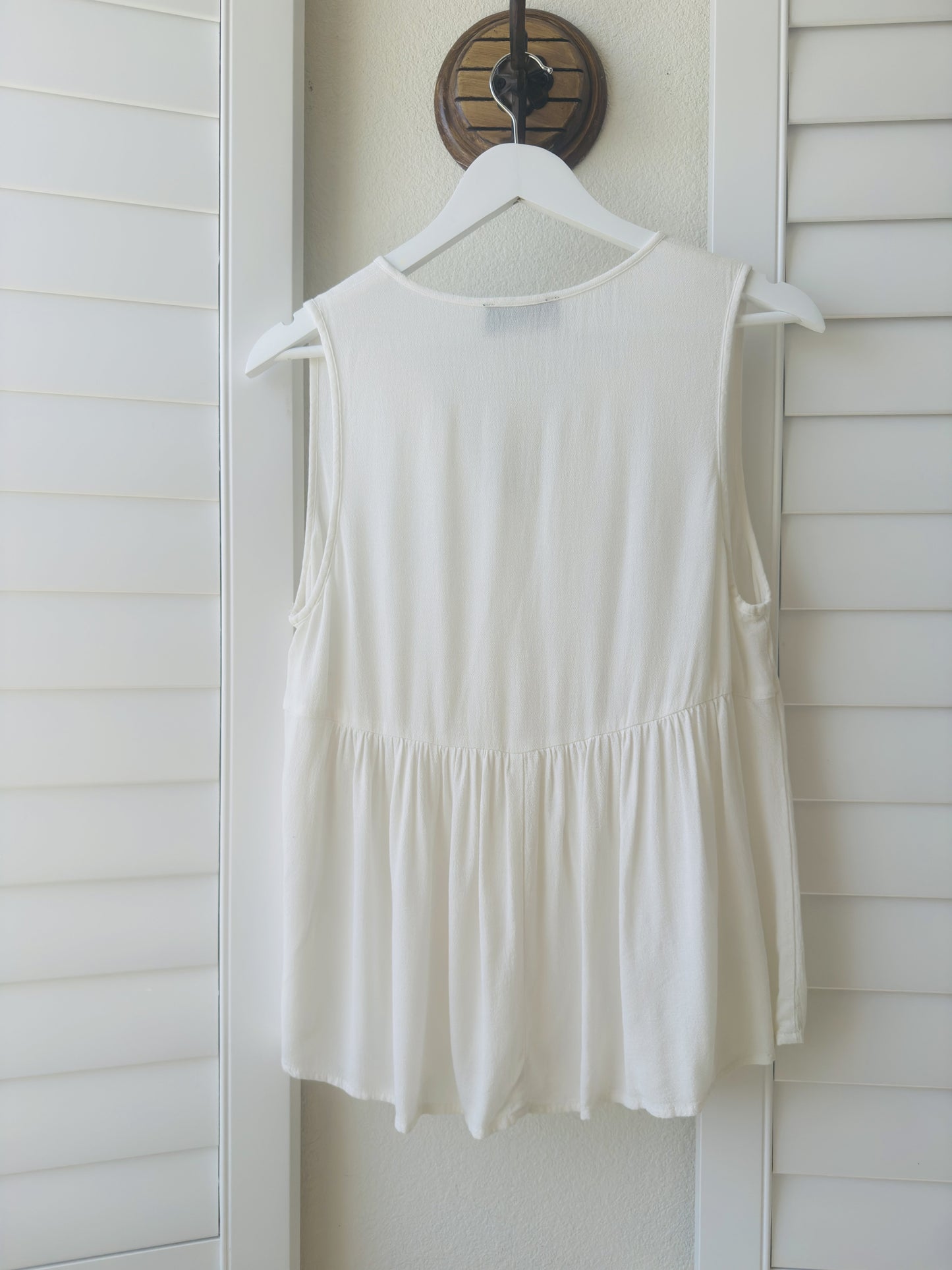 Blue Rain White Sleeveless Lace Babydoll Top - Size M