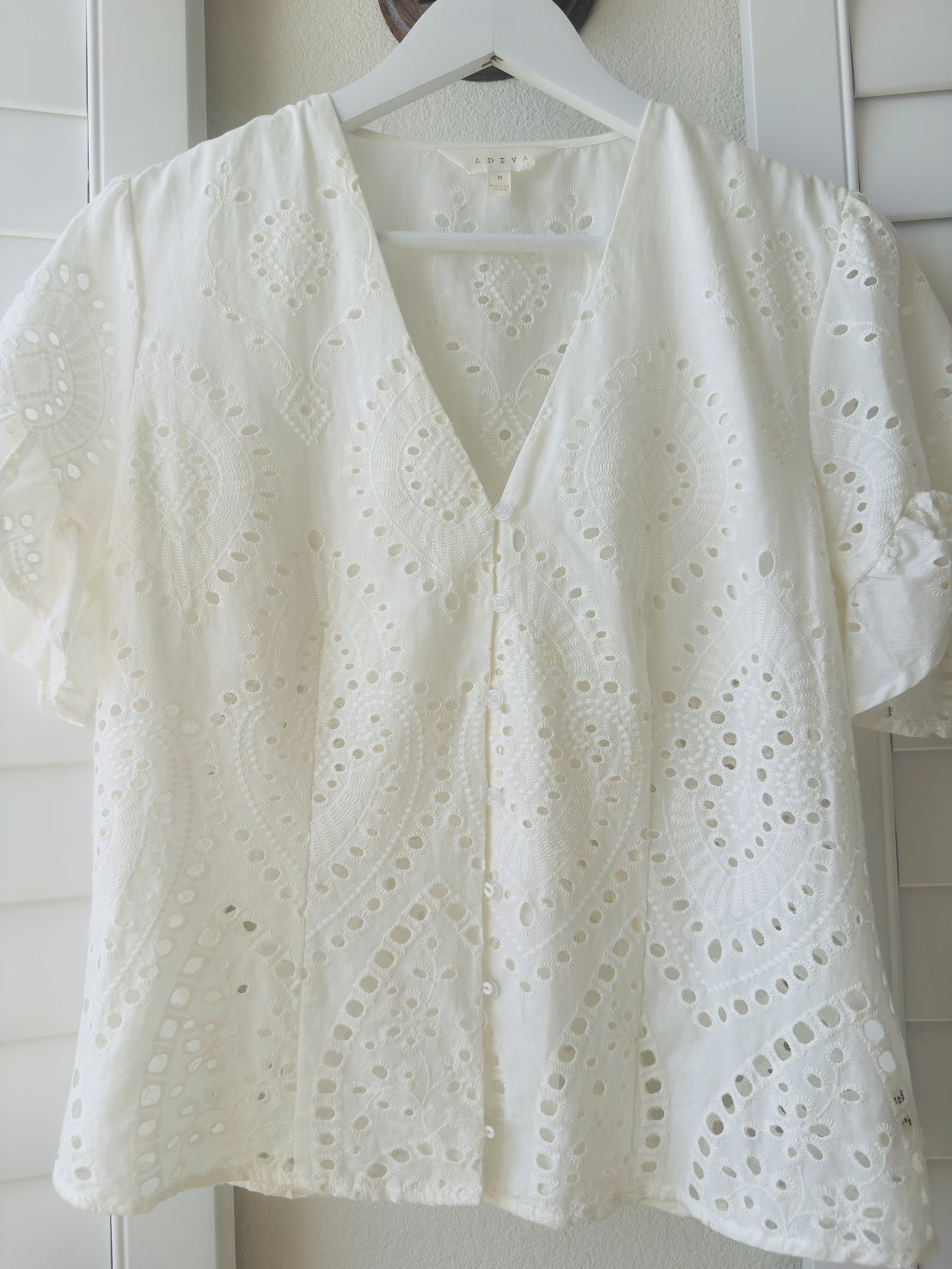 Adiva White Cotton Eyelet V-Neck Blouse Size M