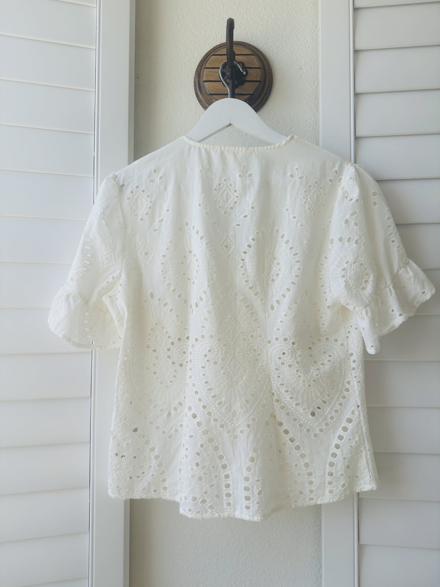 Adiva White Cotton Eyelet V-Neck Blouse Size M