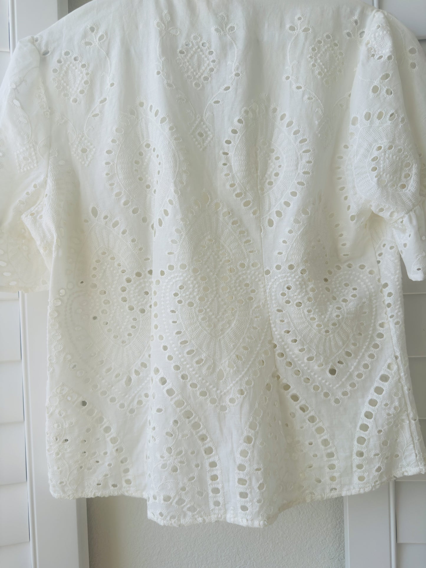 Adiva White Cotton Eyelet V-Neck Blouse Size M