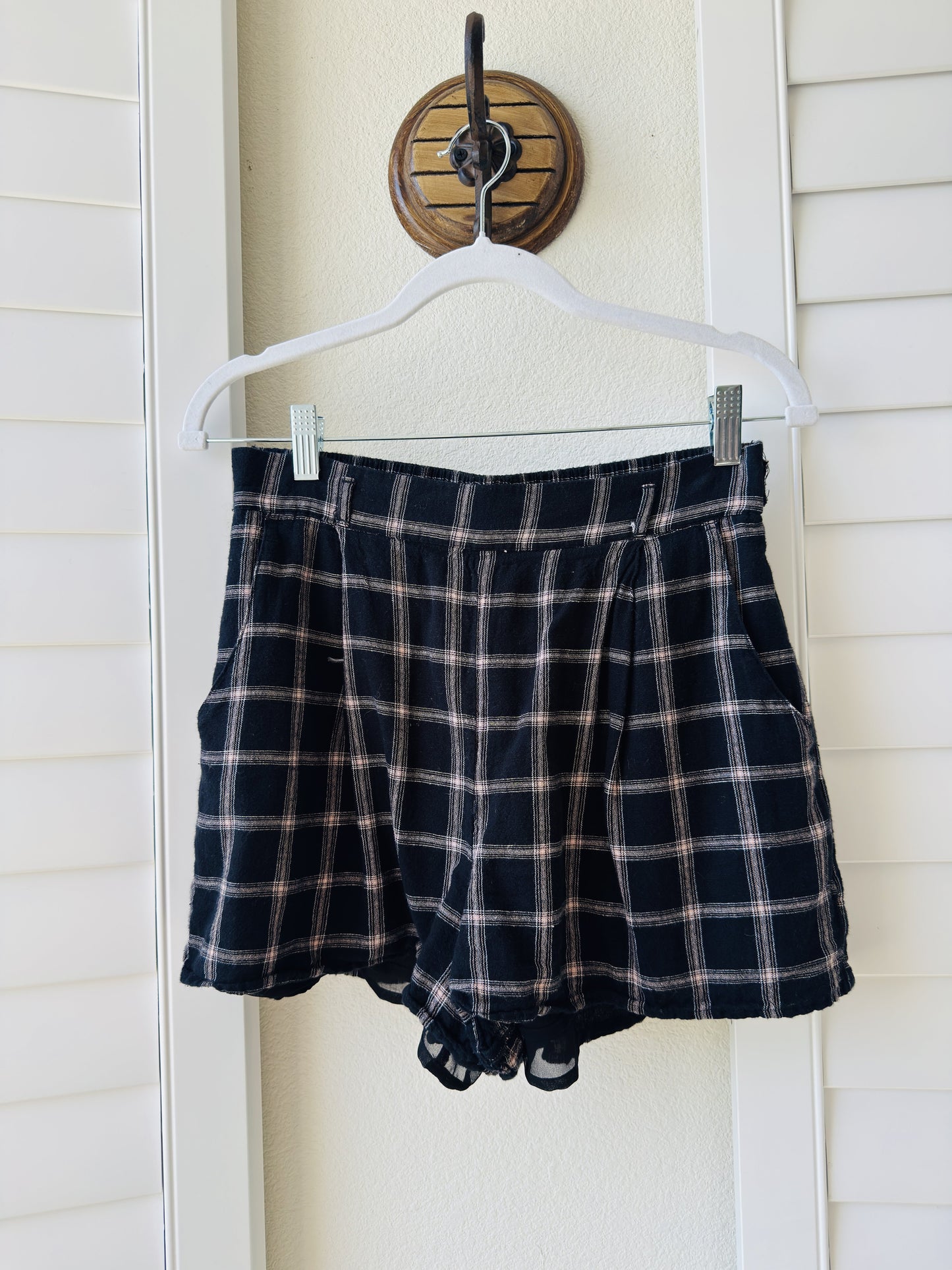 American Eagle Plaid High-Waisted Cotton Linen Shorts - Size M