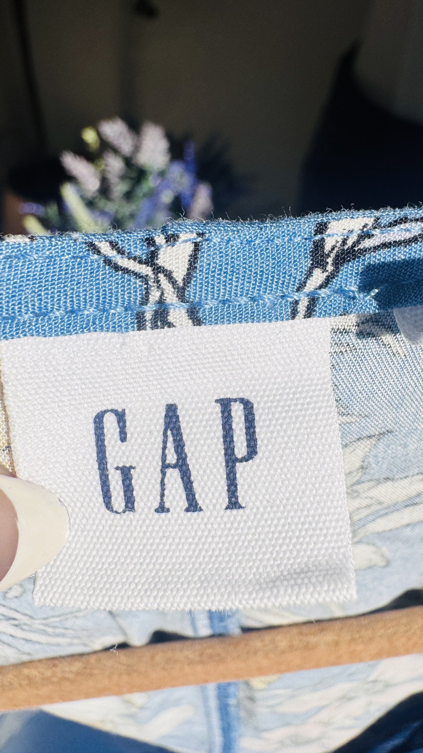 GAP Blue Floral V-Neck Long Sleeve Blouse Size L