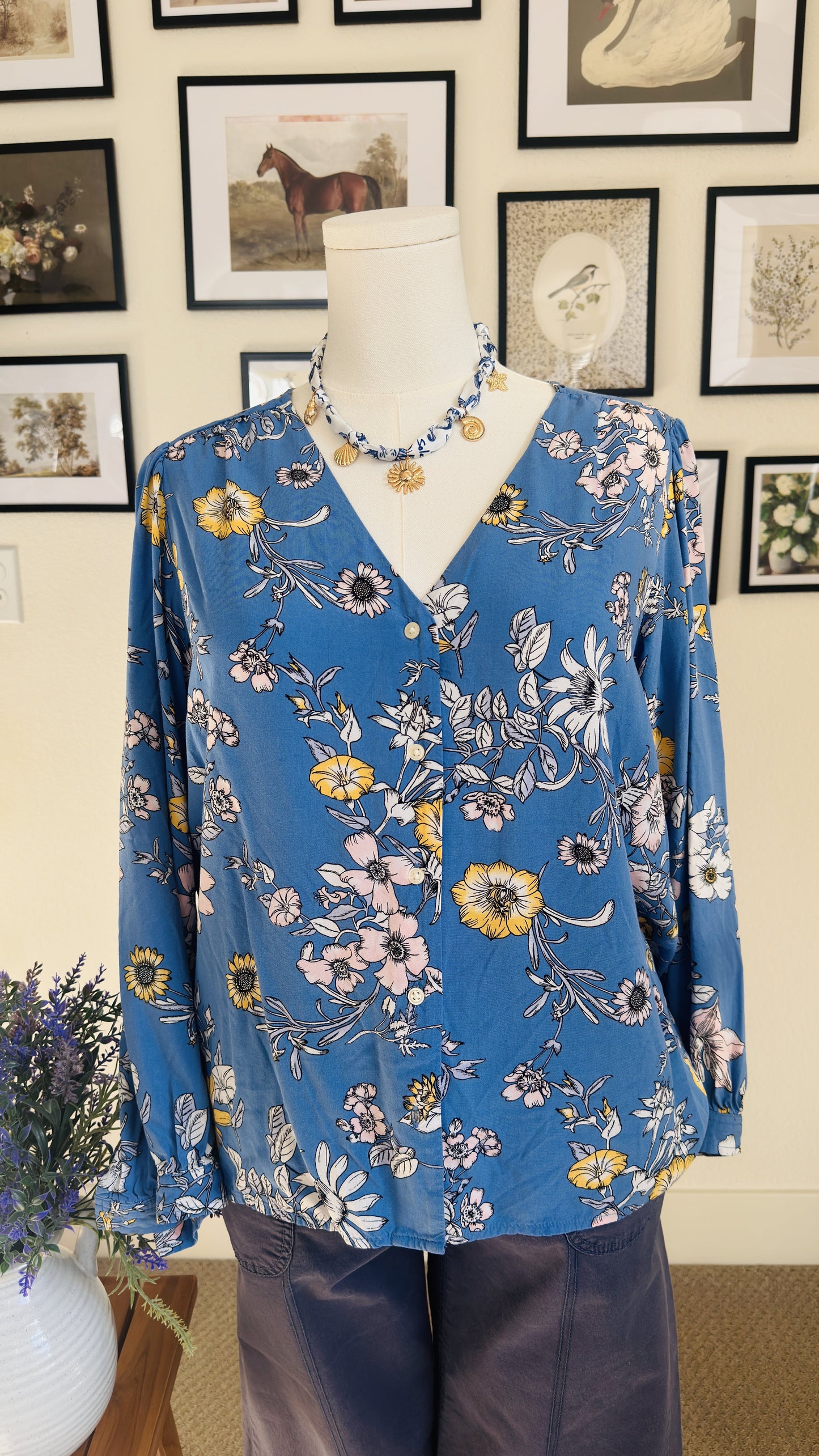 GAP Blue Floral V-Neck Long Sleeve Blouse Size L