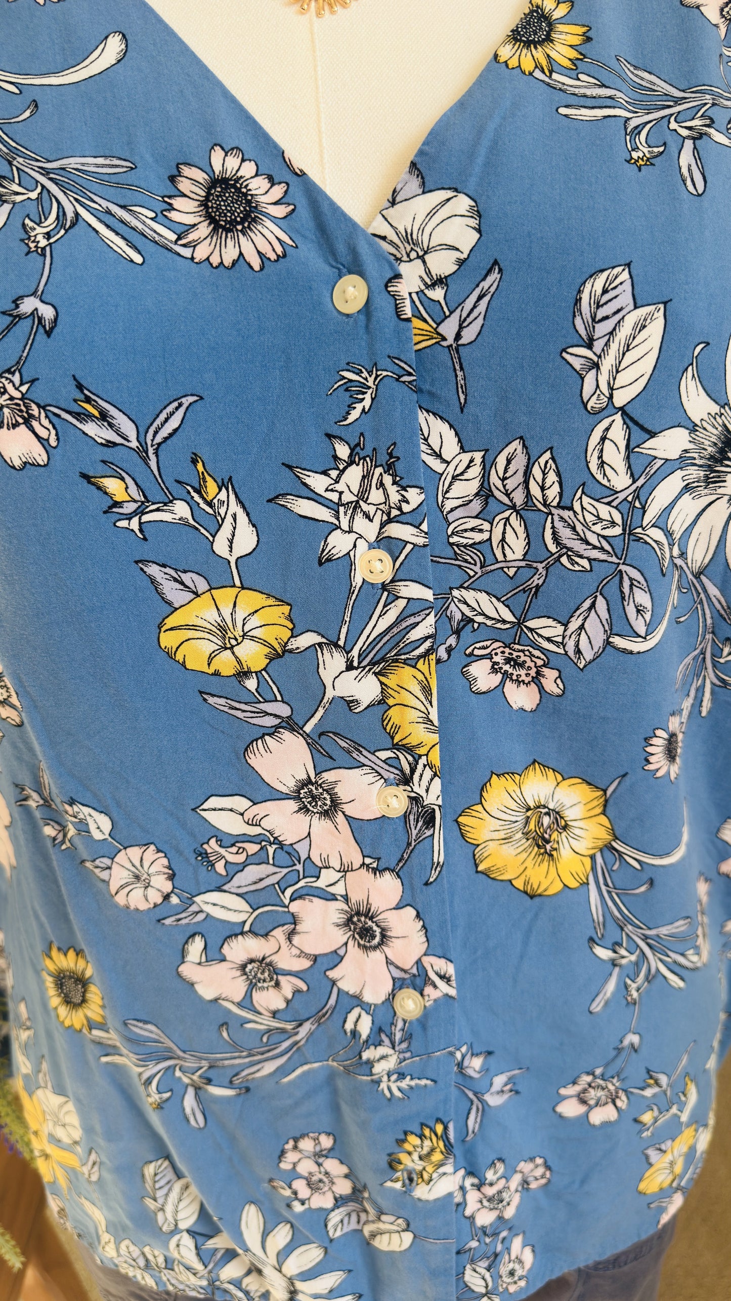 GAP Blue Floral V-Neck Long Sleeve Blouse Size L