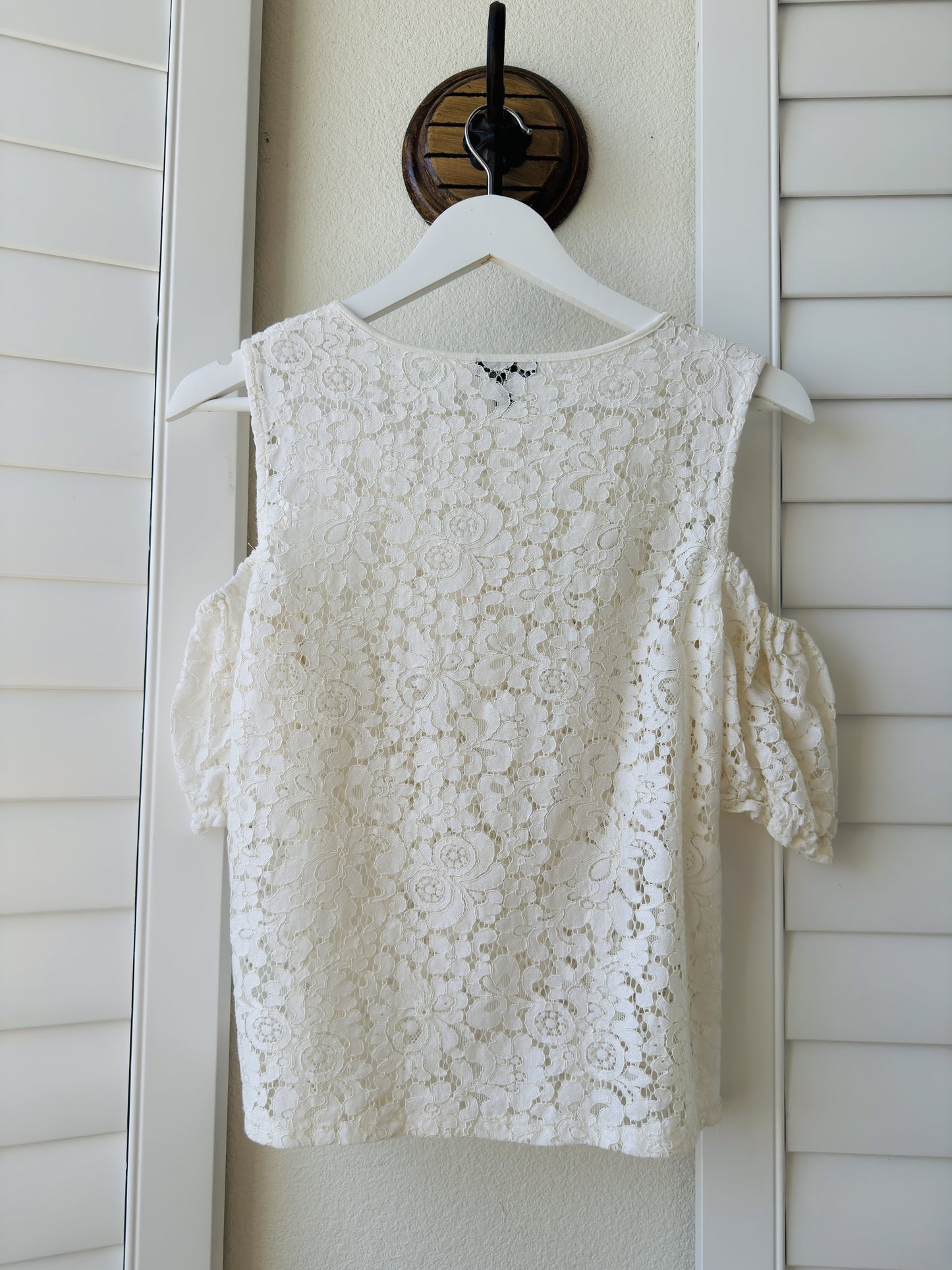 Express White Lace Cold-Shoulder Ruffle Top - Size S