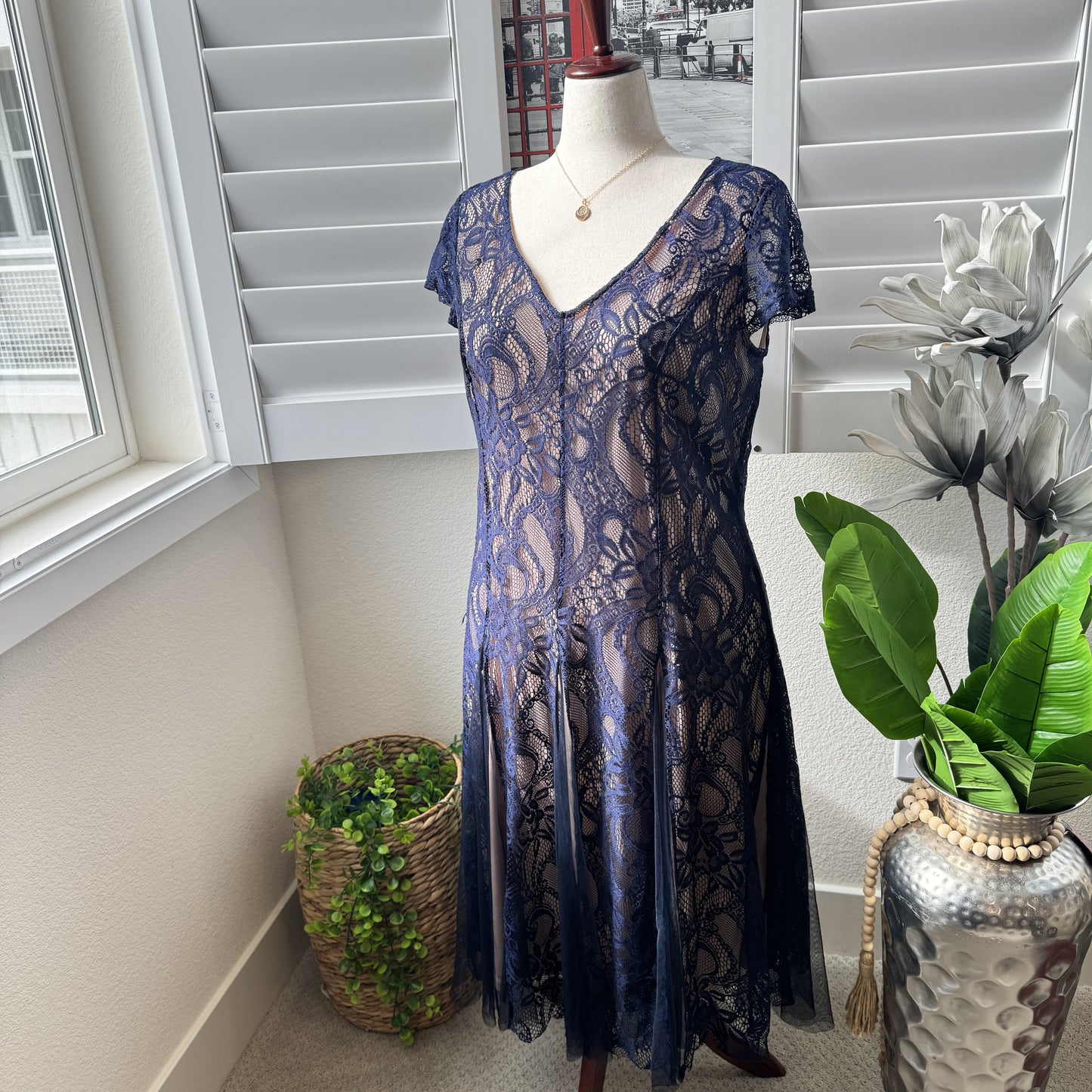Cardalite Women's Navy Blue Lace V-Neck Cap Sleeve Dress 2X