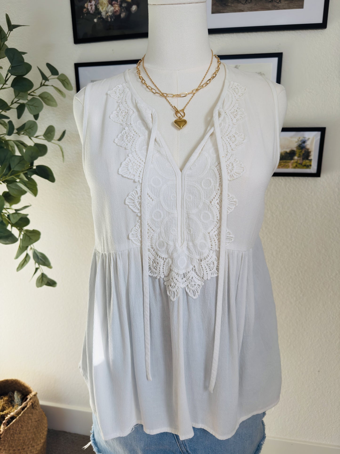 Blue Rain White Sleeveless Lace Babydoll Top - Size M