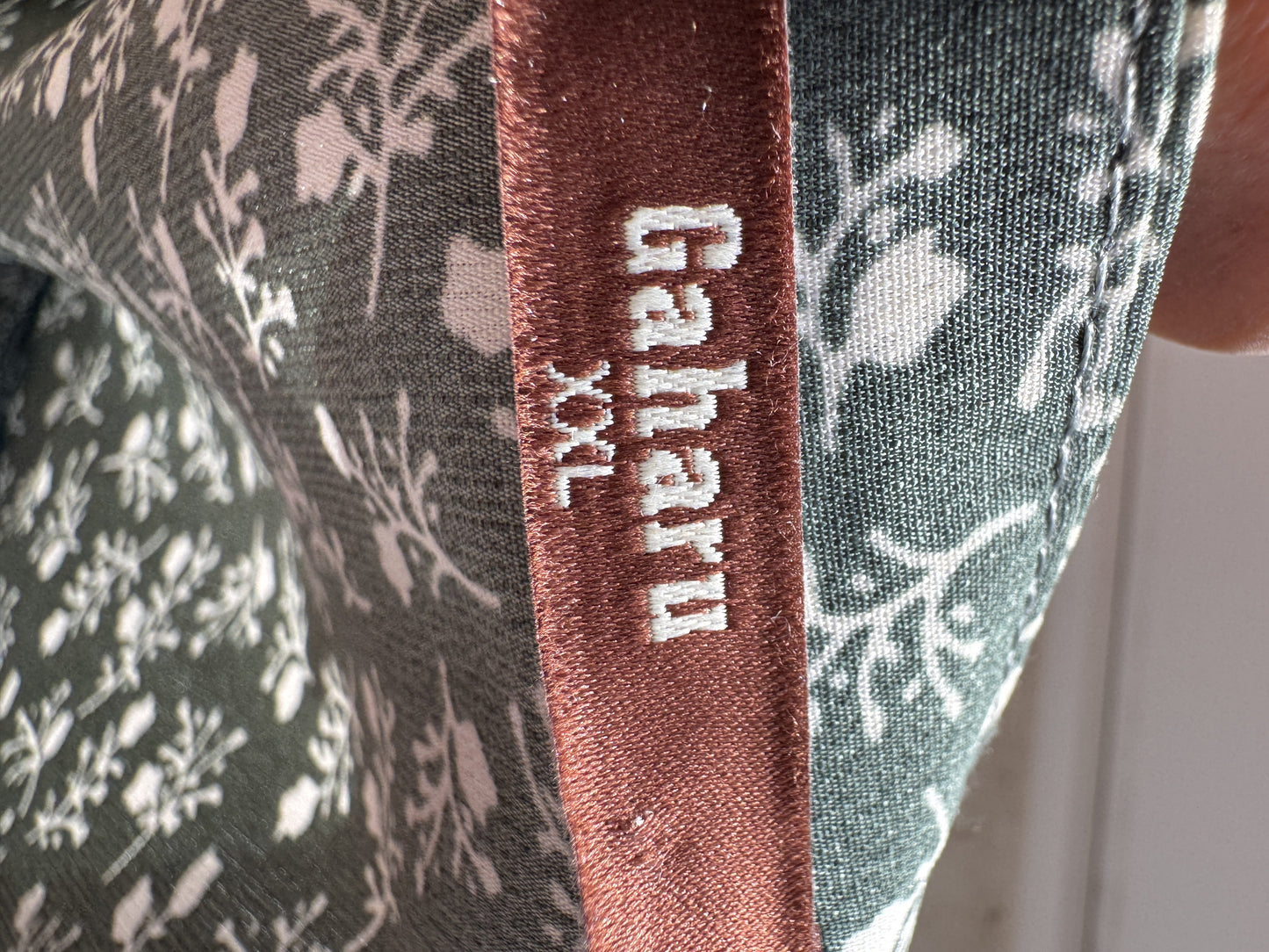 Gaharu Green Floral Long Sleeve V-Neck Blouse Size XXL