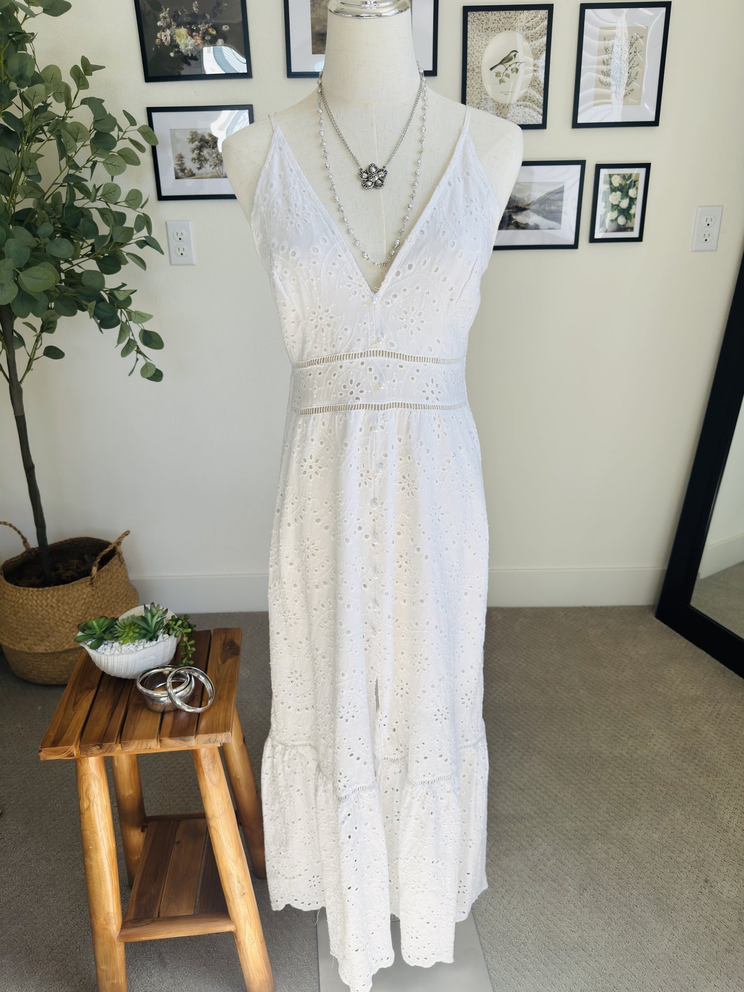 Simplee White Cotton Eyelet Maxi Dress - Size M