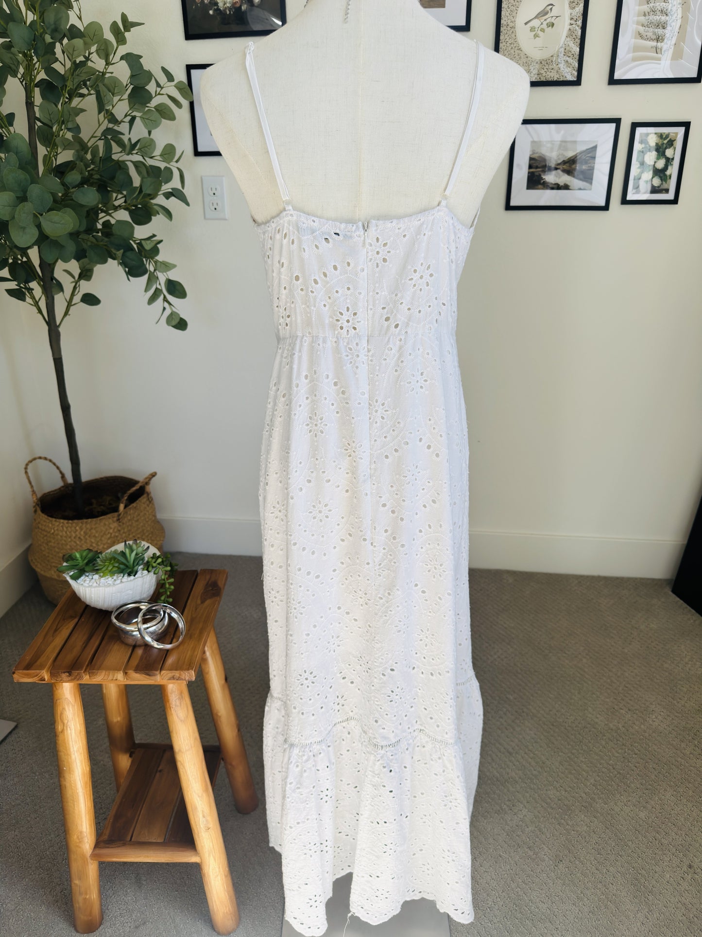 Simplee White Cotton Eyelet Maxi Dress - Size M