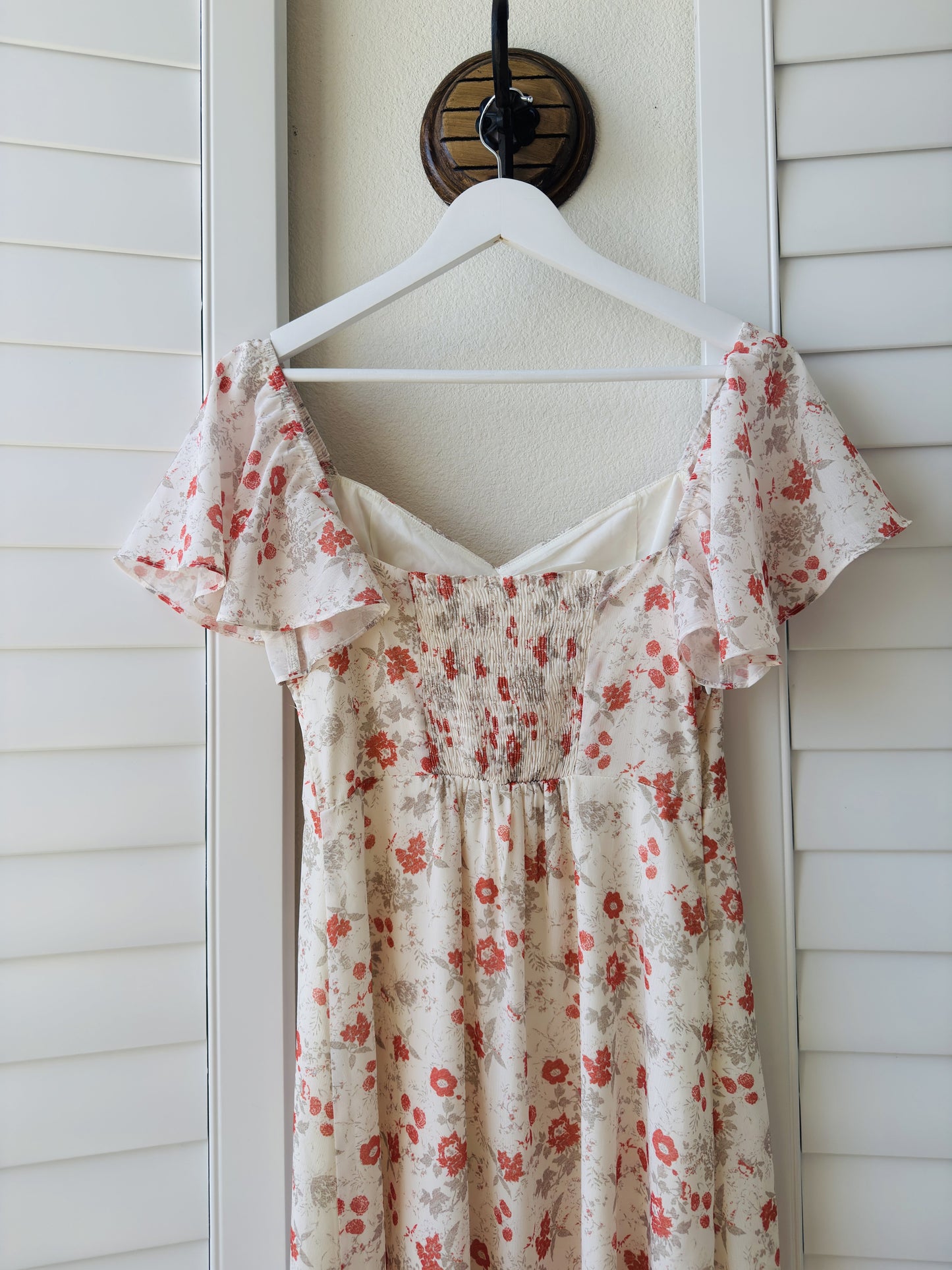 Boutique Floral Print Flutter Sleeve Maxi Dress - Size M
