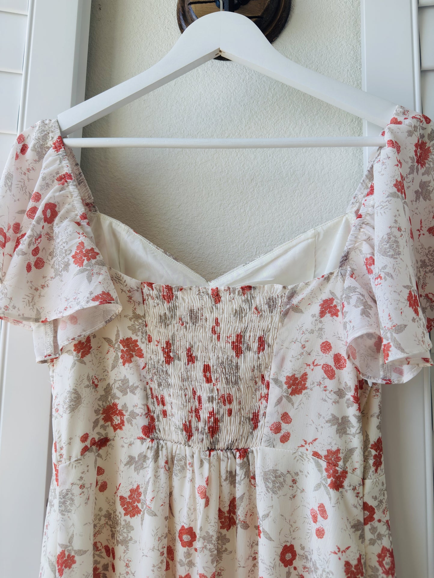Boutique Floral Print Flutter Sleeve Maxi Dress - Size M