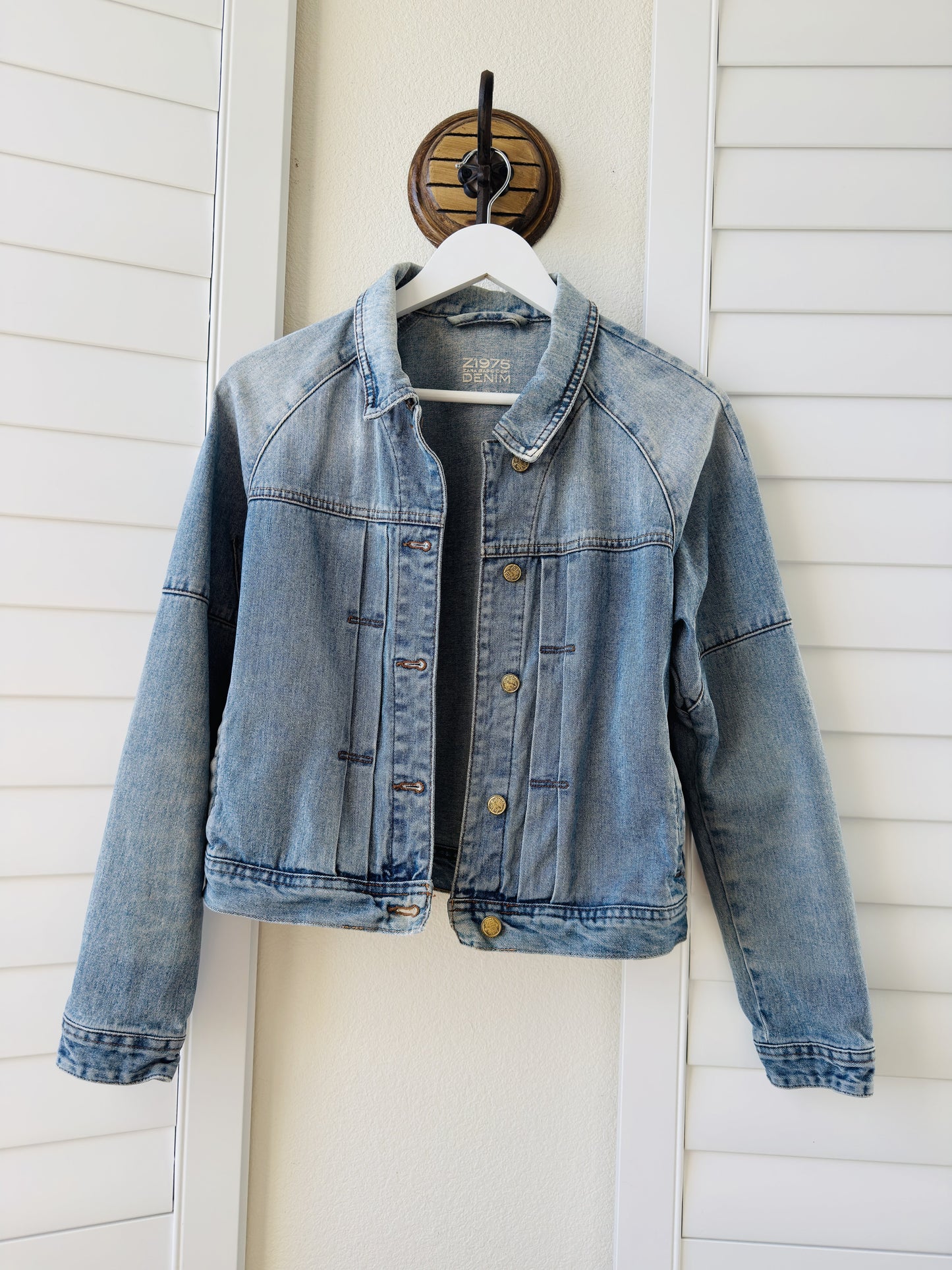 Zara Z1975 Light Wash Denim Jacket - Size M