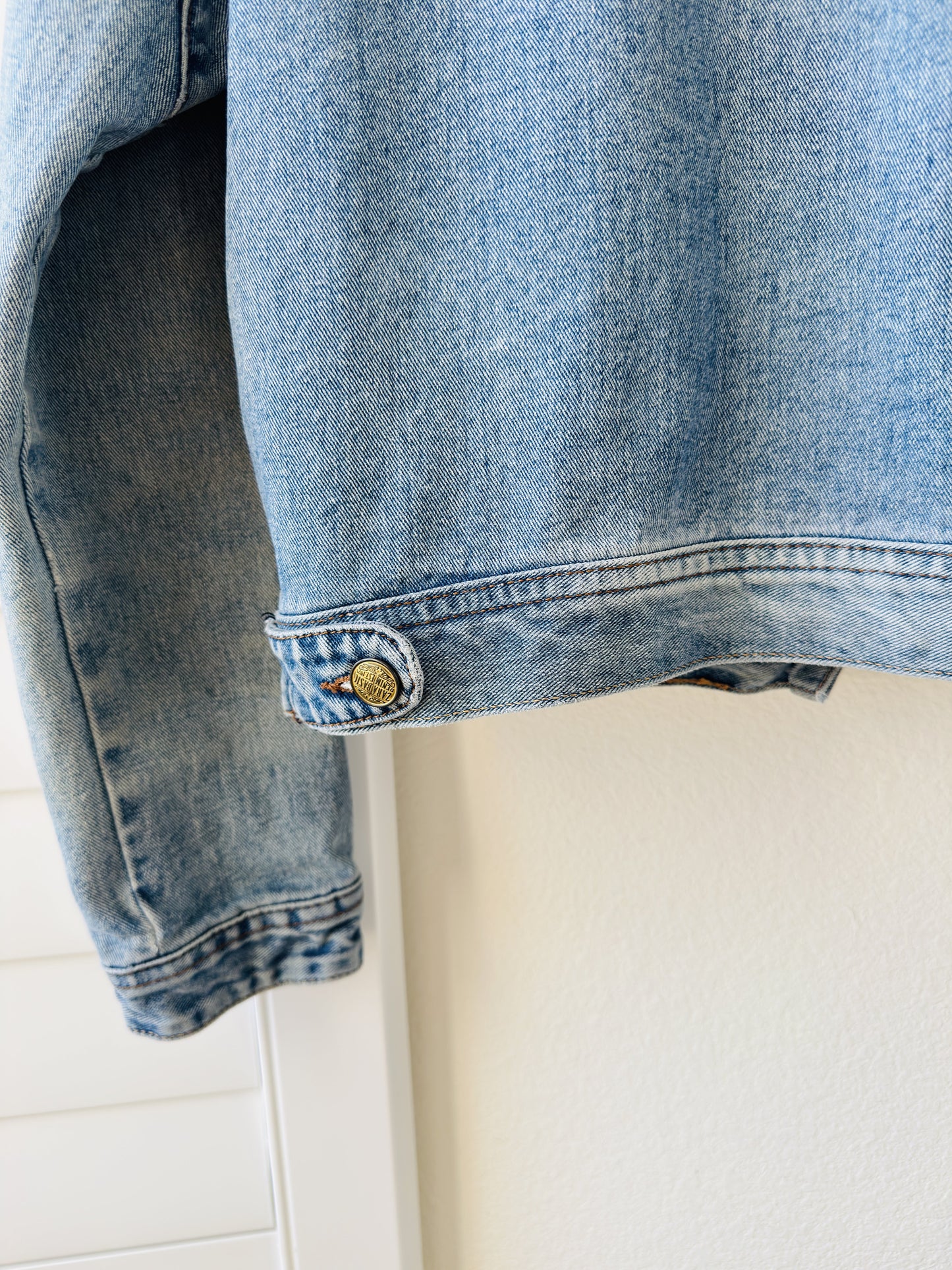 Zara Z1975 Light Wash Denim Jacket - Size M