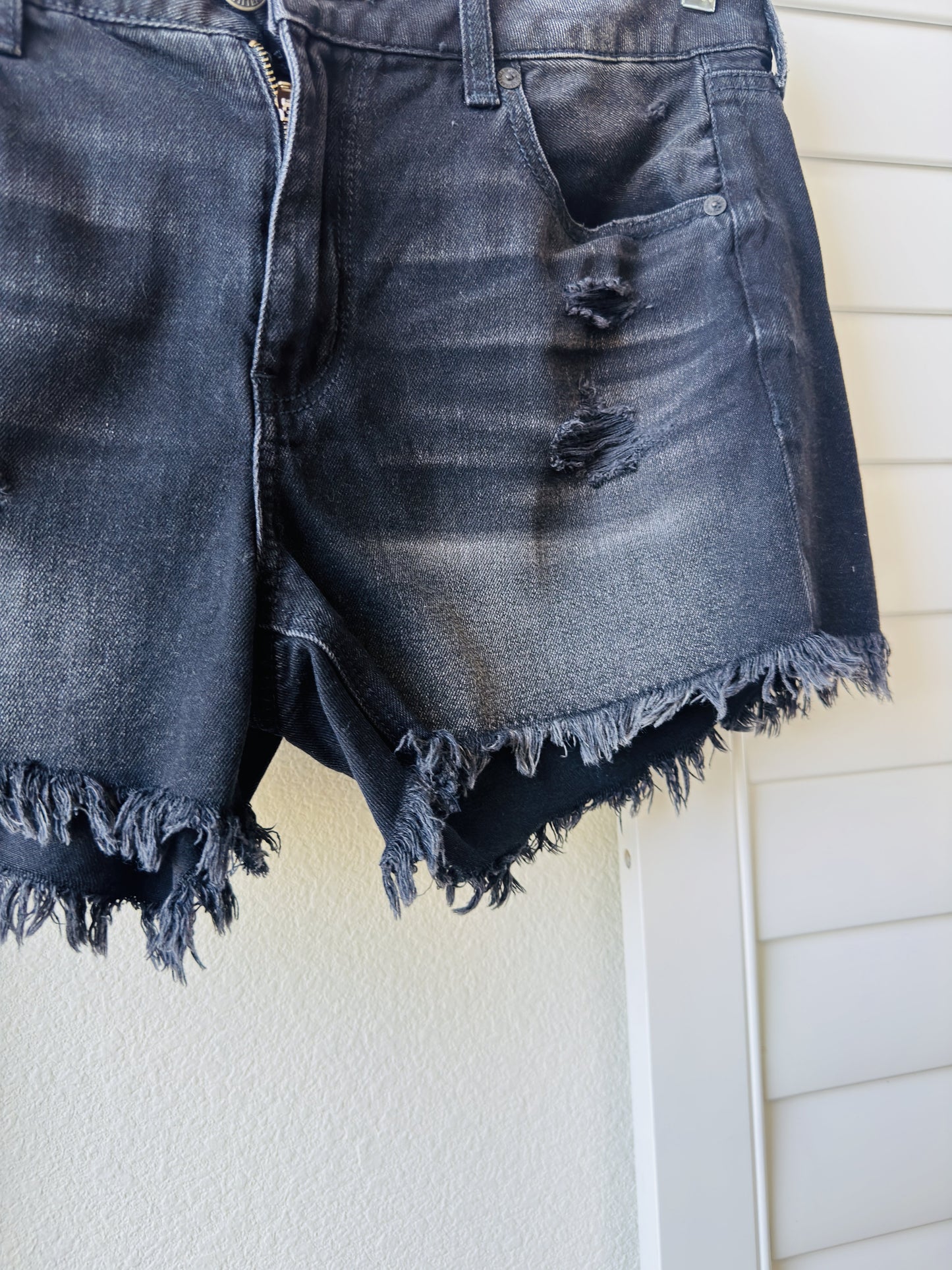 American Eagle Black Distressed Fringe Hem Denim Shorts - Size 8