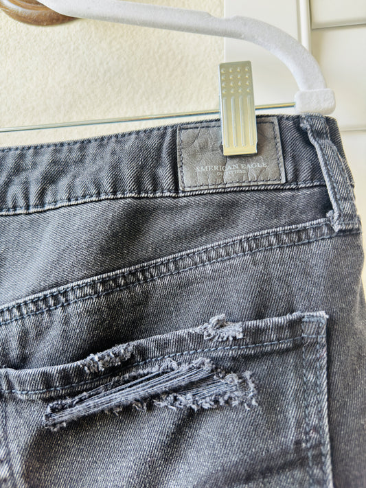 American Eagle Outfitters Tomgirl Midi Distressed Denim Shorts Size 10