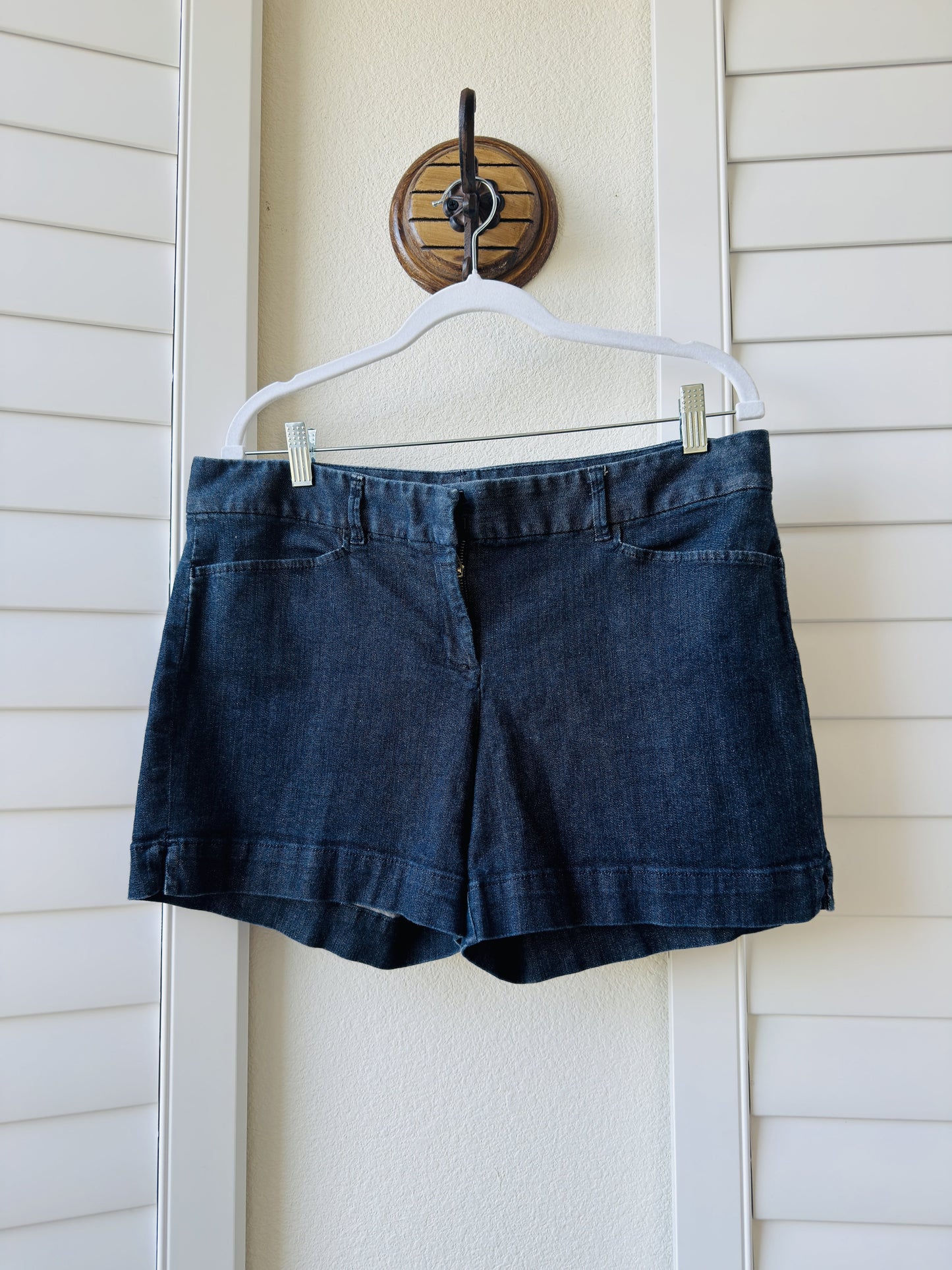 American Eagle Outfitters Tomgirl Midi Distressed Denim Shorts Size 10