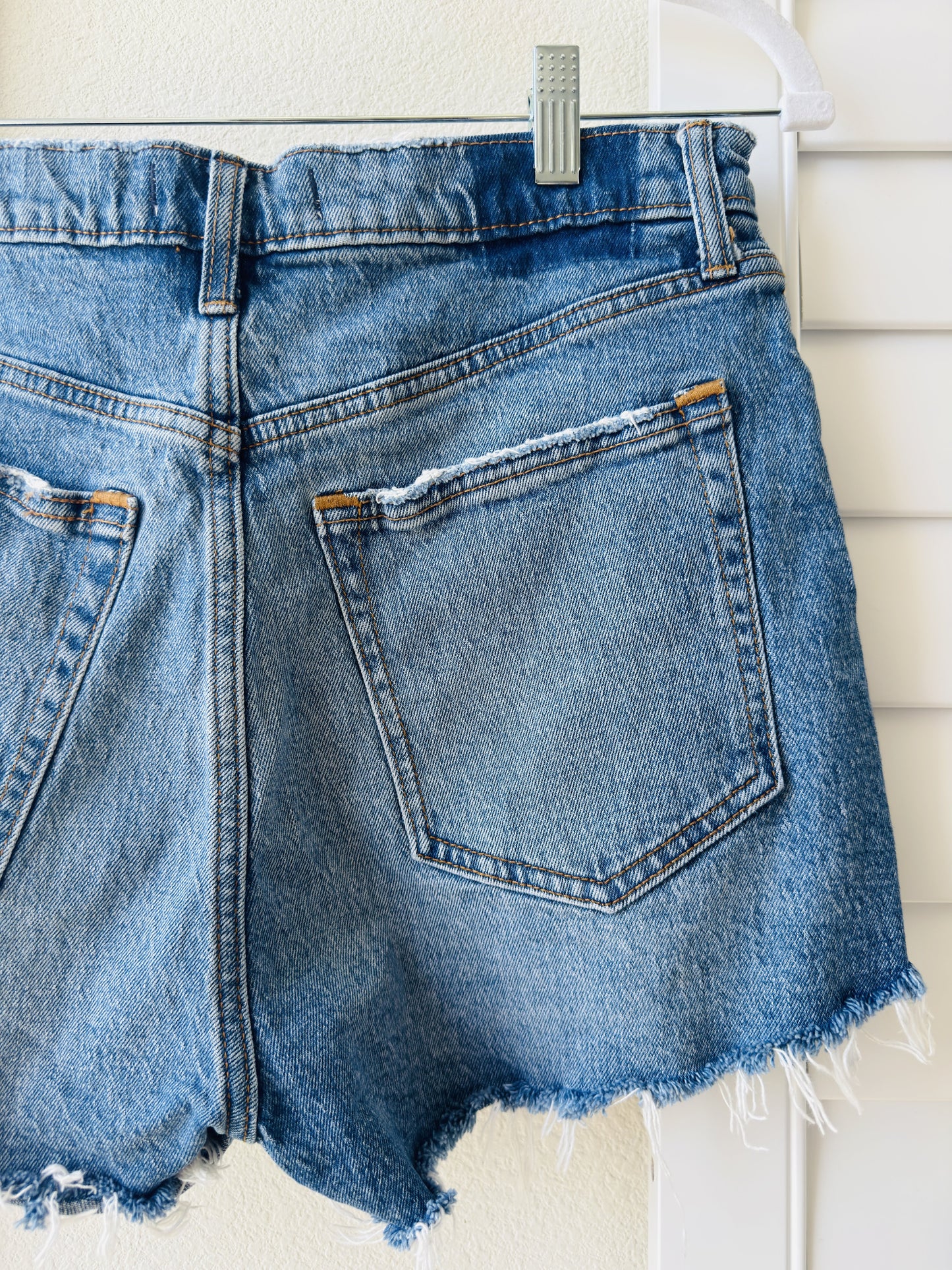 Abercrombie & Fitch Curve Love High Rise Mom Shorts - Size 28