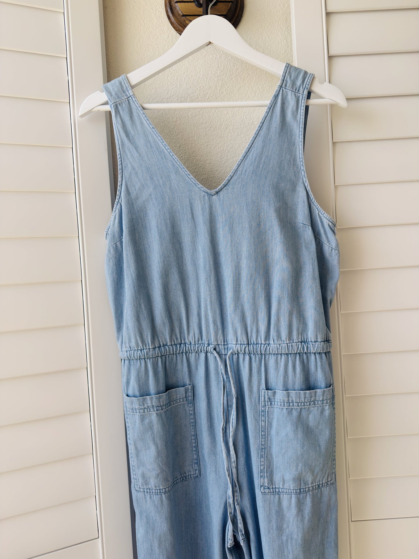 Old Navy Light Wash Cotton Chambray Sleeveless Jumpsuit Size S