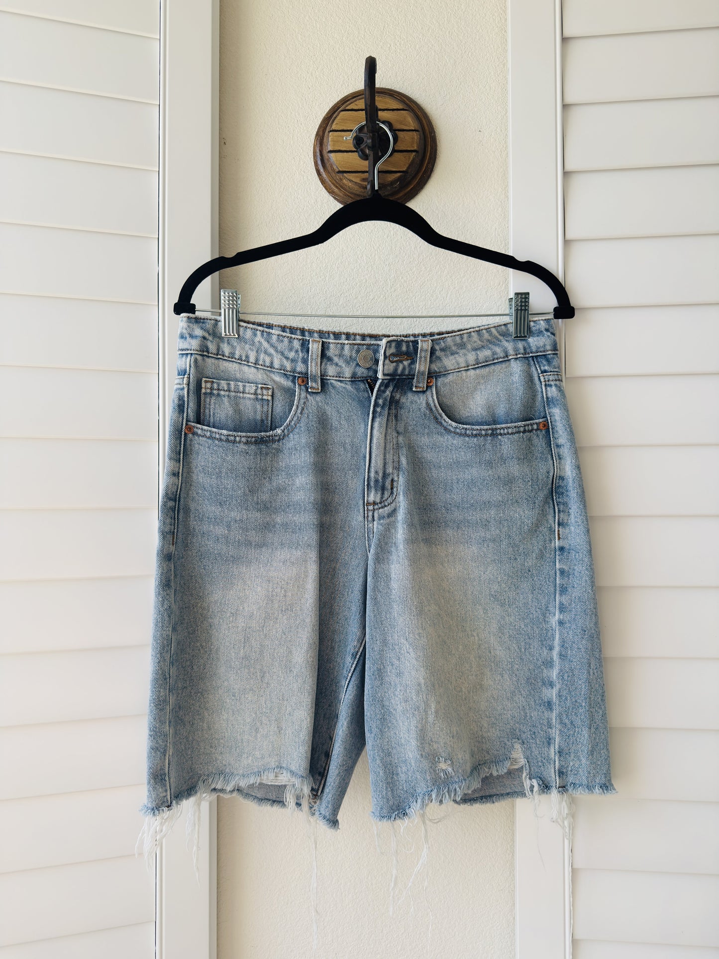 GAP Denim 9" Bermuda Shorts Size 10/30