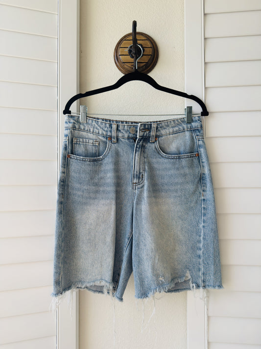 GAP Denim 9" Bermuda Shorts Size 10/30