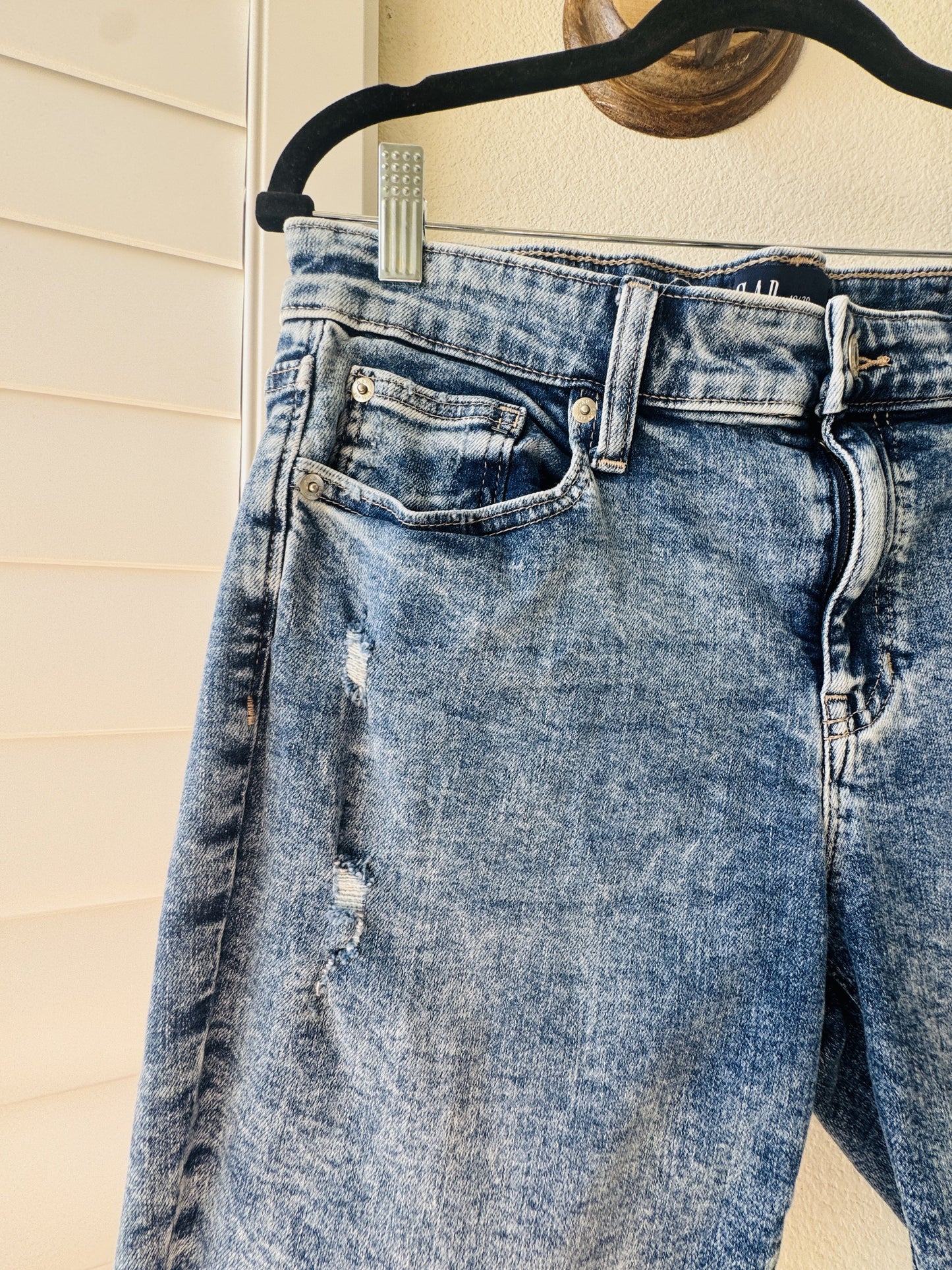 GAP Denim 9" Bermuda Shorts Size 10/30