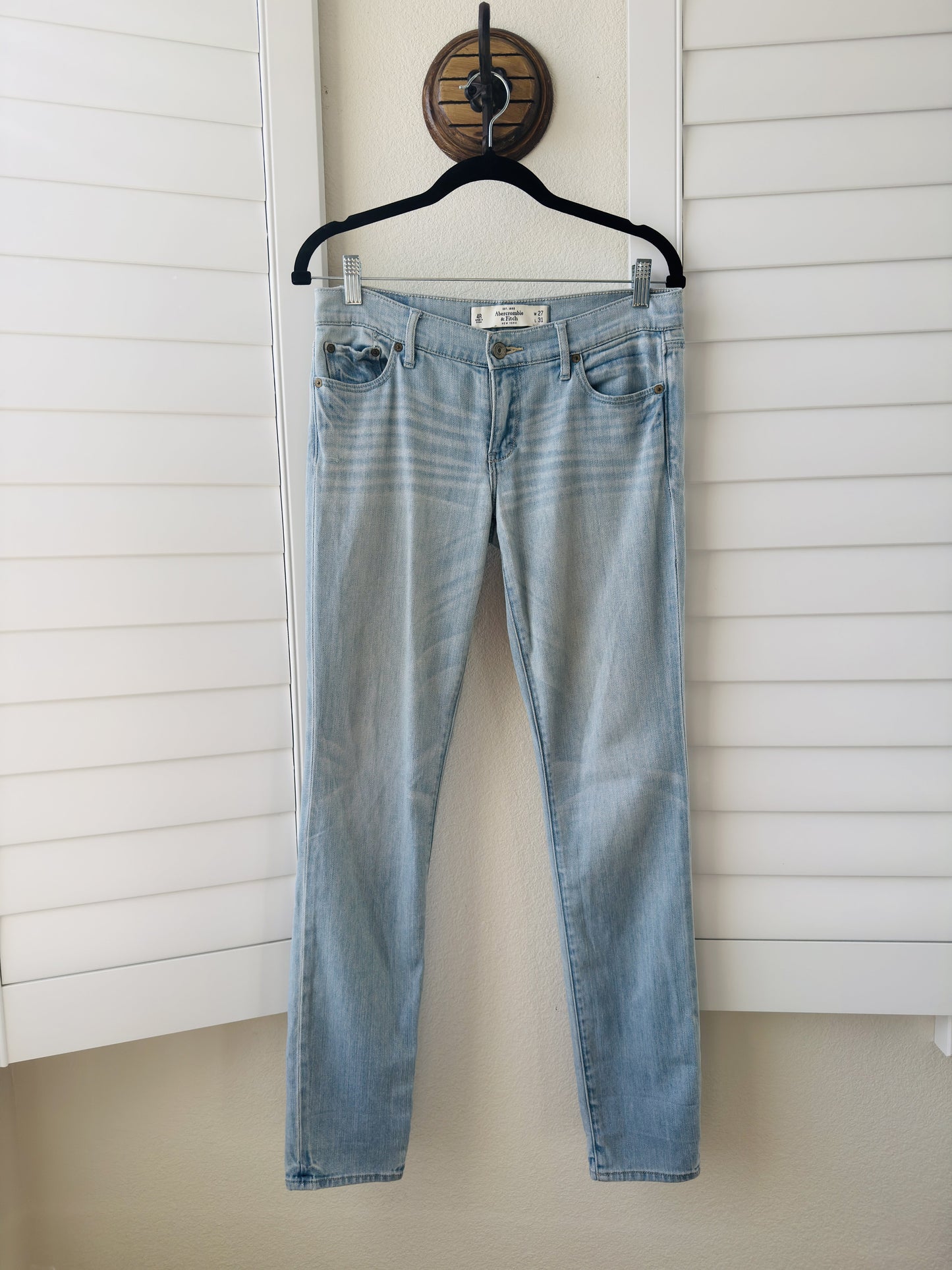 Abercrombie & Fitch Light Wash Slim Jeans Size 4R
