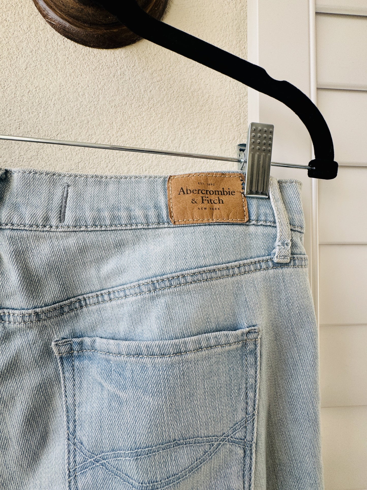 Abercrombie & Fitch Curve Love High Rise Mom Shorts - Size 28