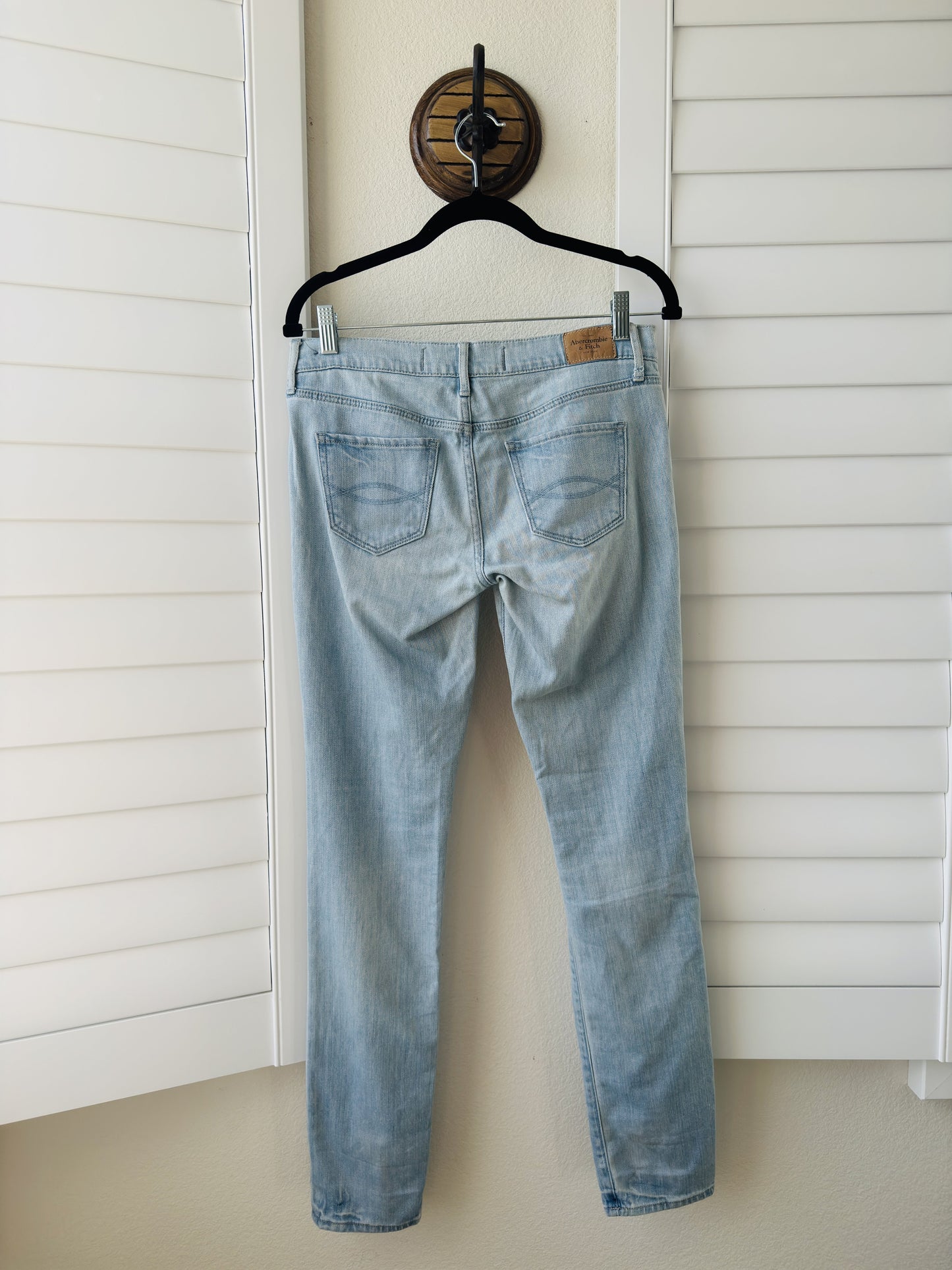 Abercrombie & Fitch Light Wash Slim Jeans Size 4R