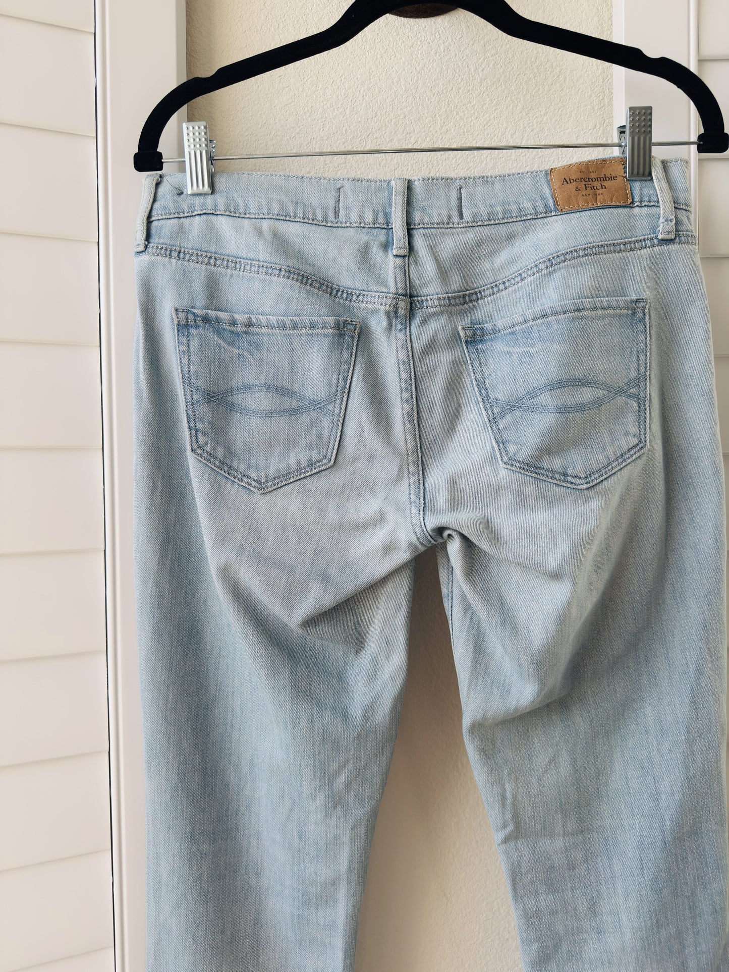 Abercrombie & Fitch Light Wash Slim Jeans Size 4R
