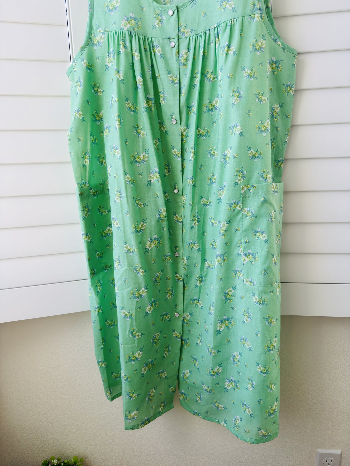 Anthony Richards Green Floral Sleeveless Snap-Front House Dress - Size 1X