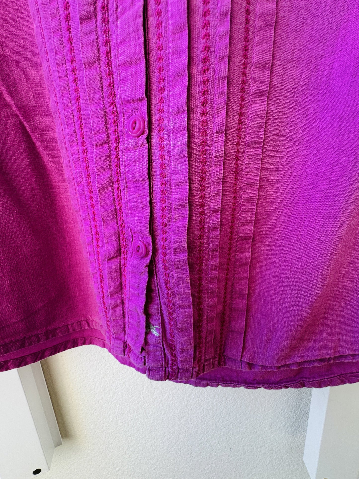 Eddie Bauer Fuchsia Embroidered Pintuck Cap Sleeve Top - Size S