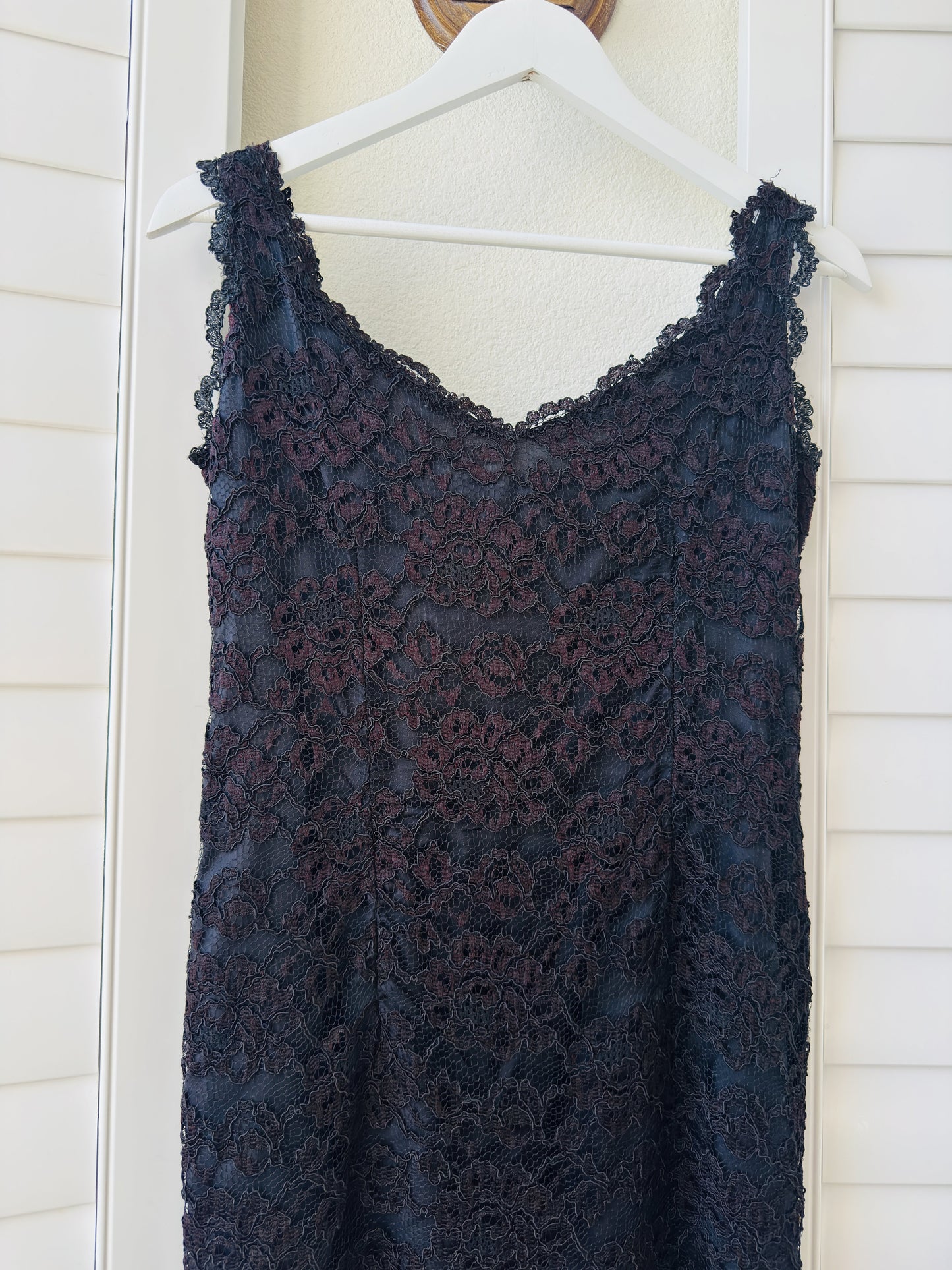 Moda International Vintage Black & Burgundy Lace Sleeveless Midi Dress - Size 8