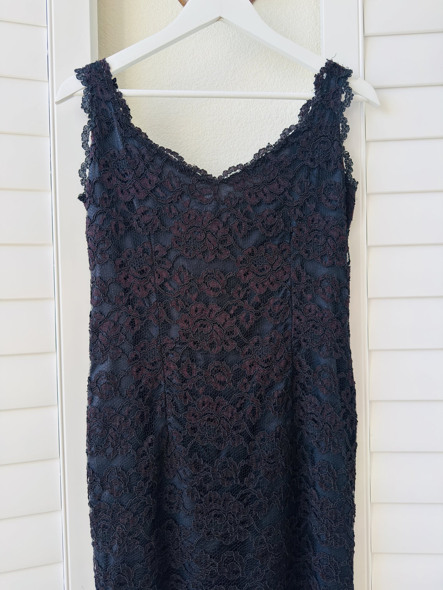 Moda International Vintage Black & Burgundy Lace Sleeveless Midi Dress - Size 8