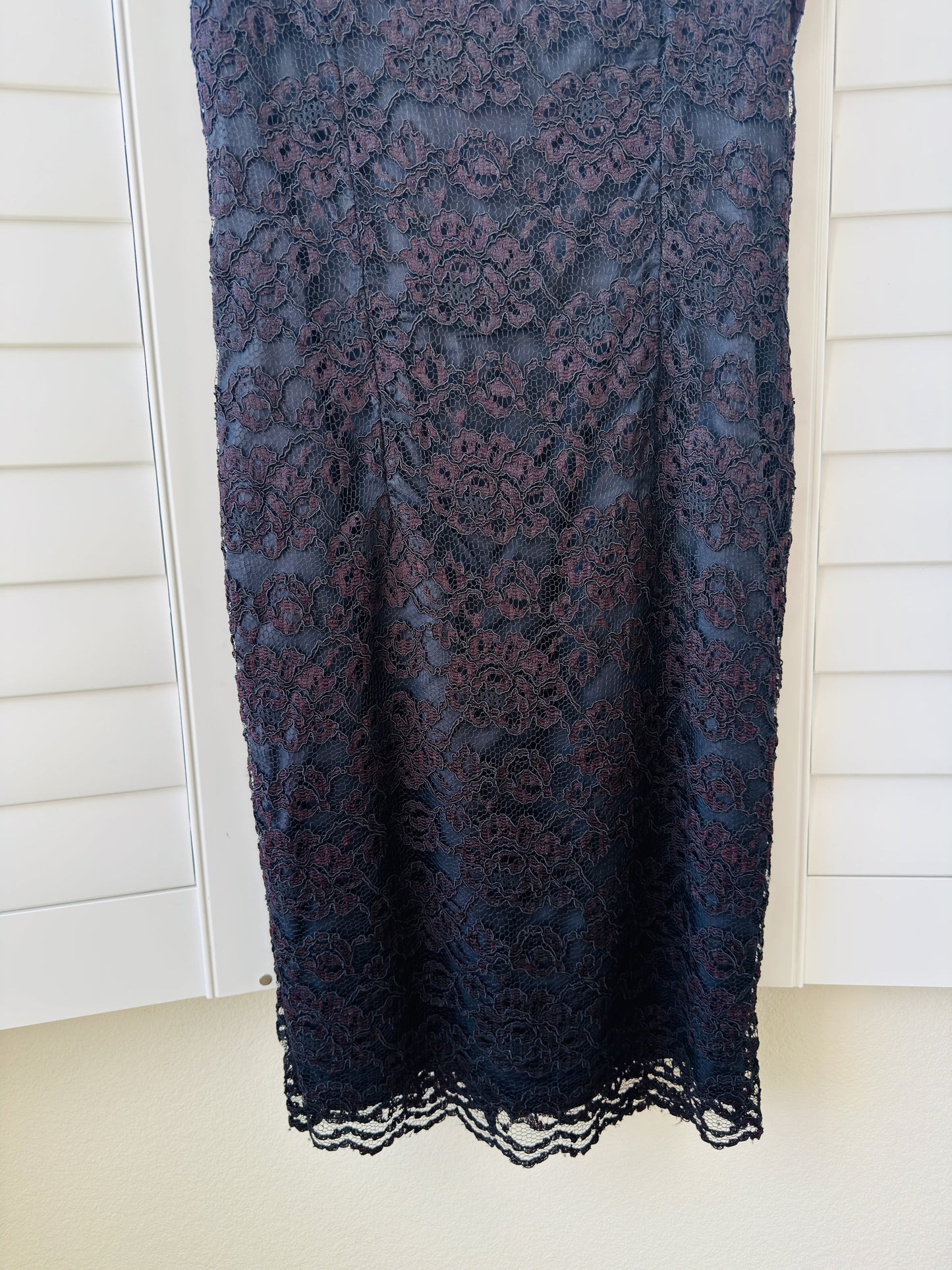 Moda International Vintage Black & Burgundy Lace Sleeveless Midi Dress - Size 8